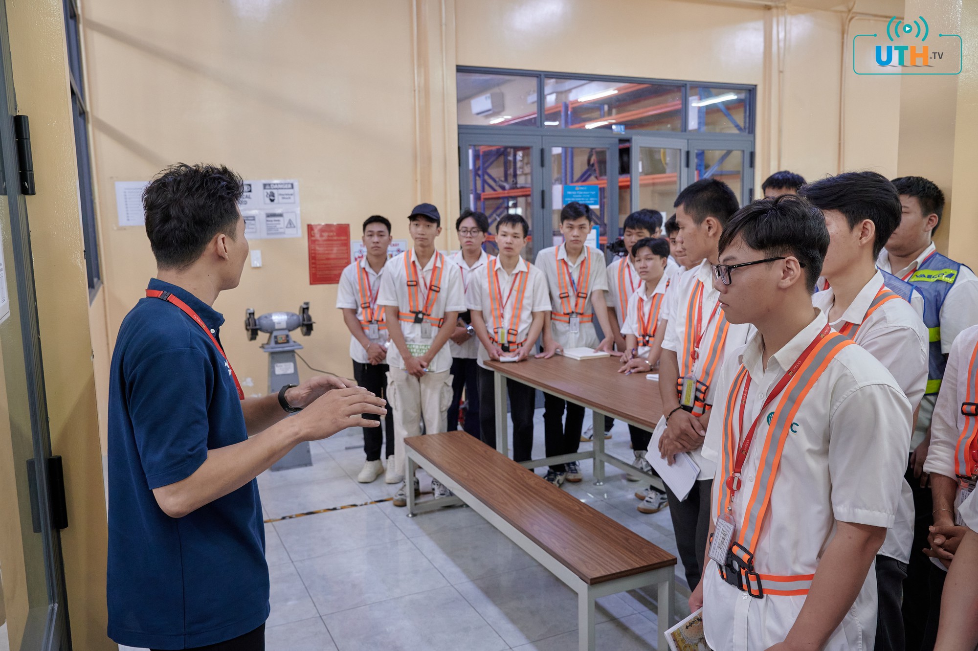 UTH hướng tới trở thành trung tâm đào tạo nguồn nhân lực chất lượng cao - Ảnh 1.