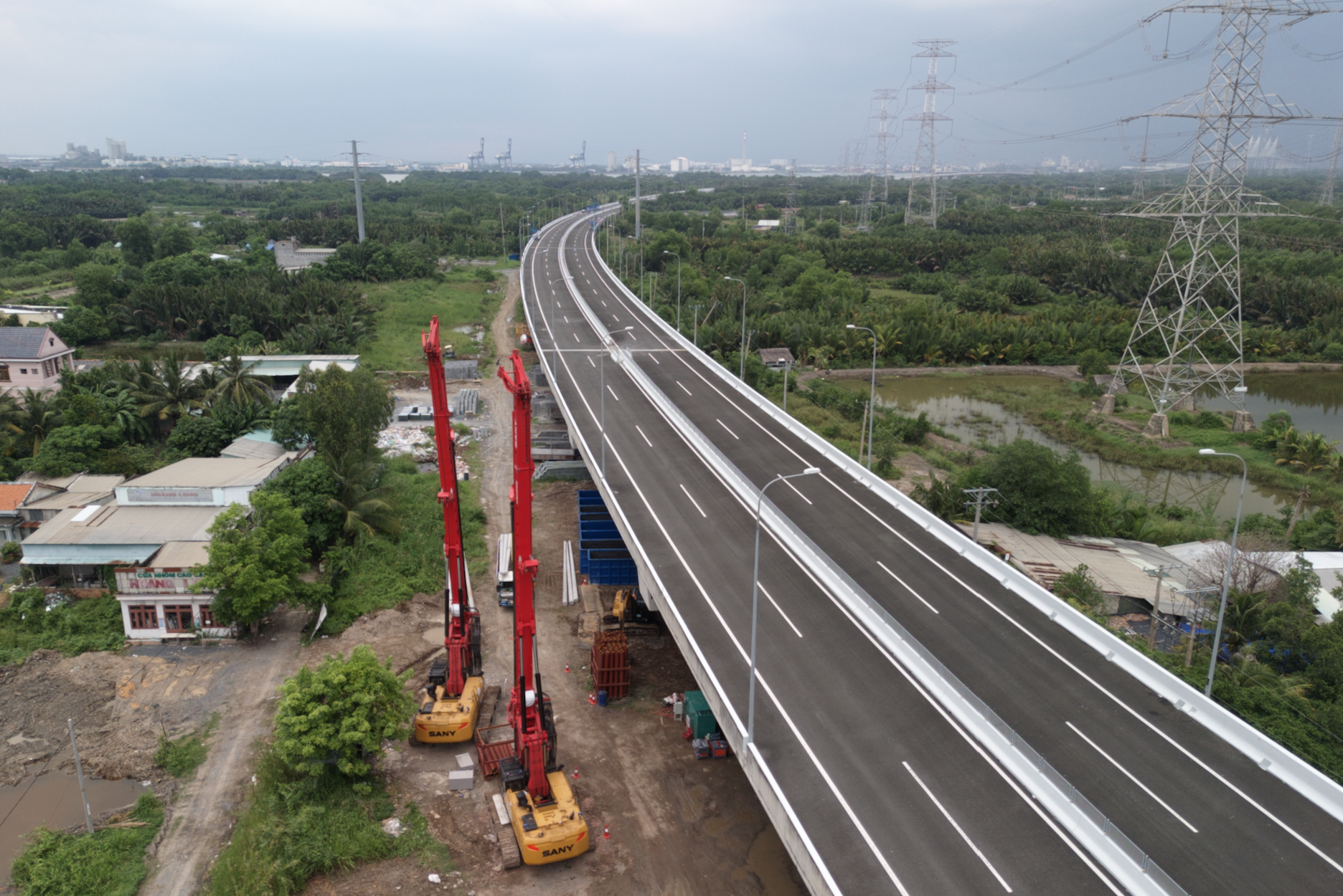 Cận cảnh c&ocirc;ng trường metro Bến Th&agrave;nh - Cần Giờ sau hơn nửa năm động thổ - Ảnh 2.