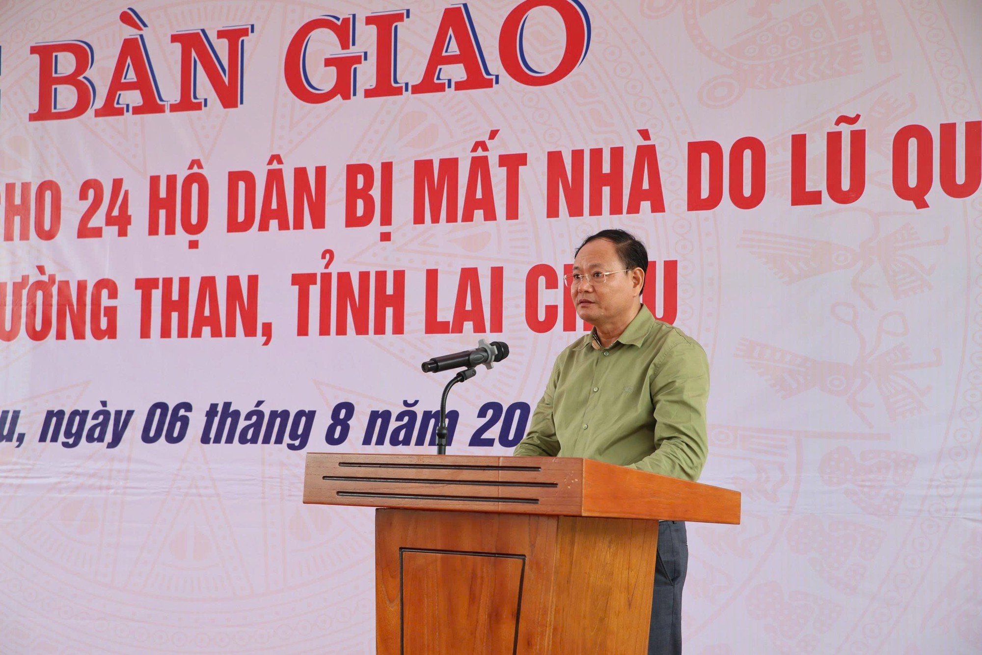 Lai Châu bàn giao 24 căn nhà tái định cư cho hộ dân mất nhà sau lũ quét Mường Than - Ảnh 4.