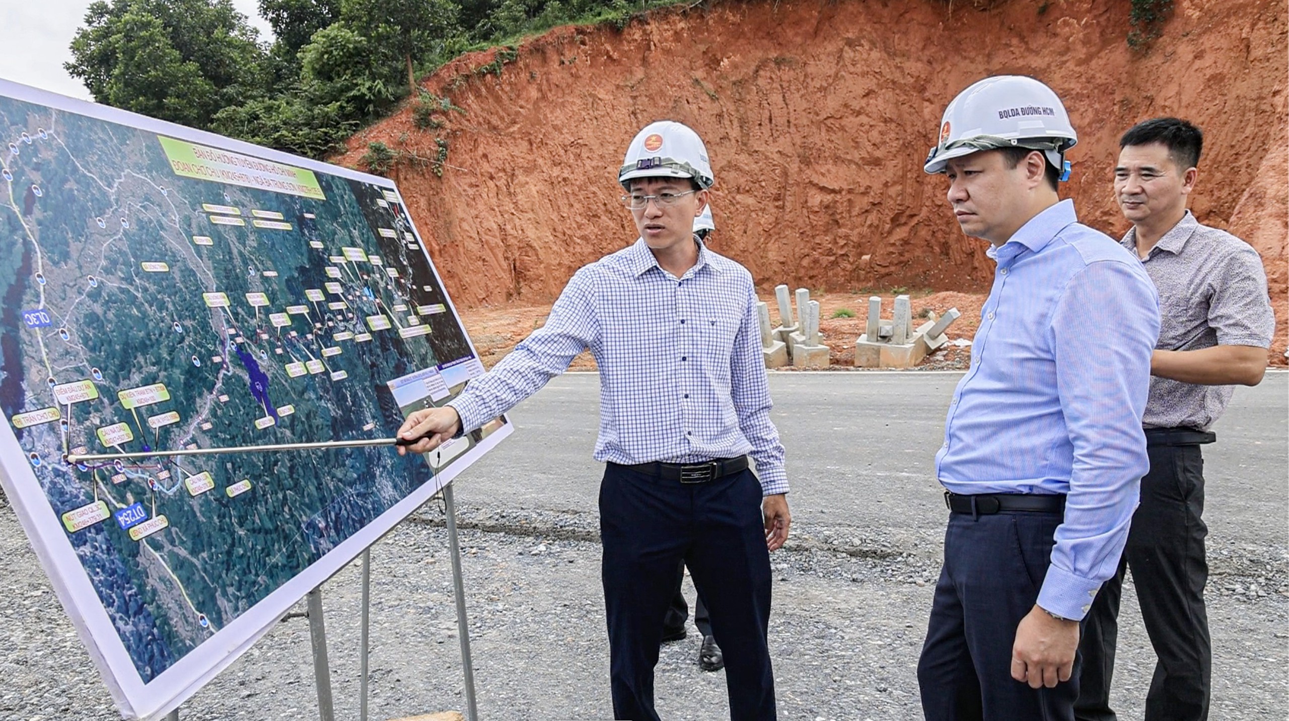 Từ 19/8, khai th&aacute;c đồng bộ đường Hồ Ch&iacute; Minh đoạn Chợ Chu - Ng&atilde; ba Trung Sơn  - Ảnh 2.