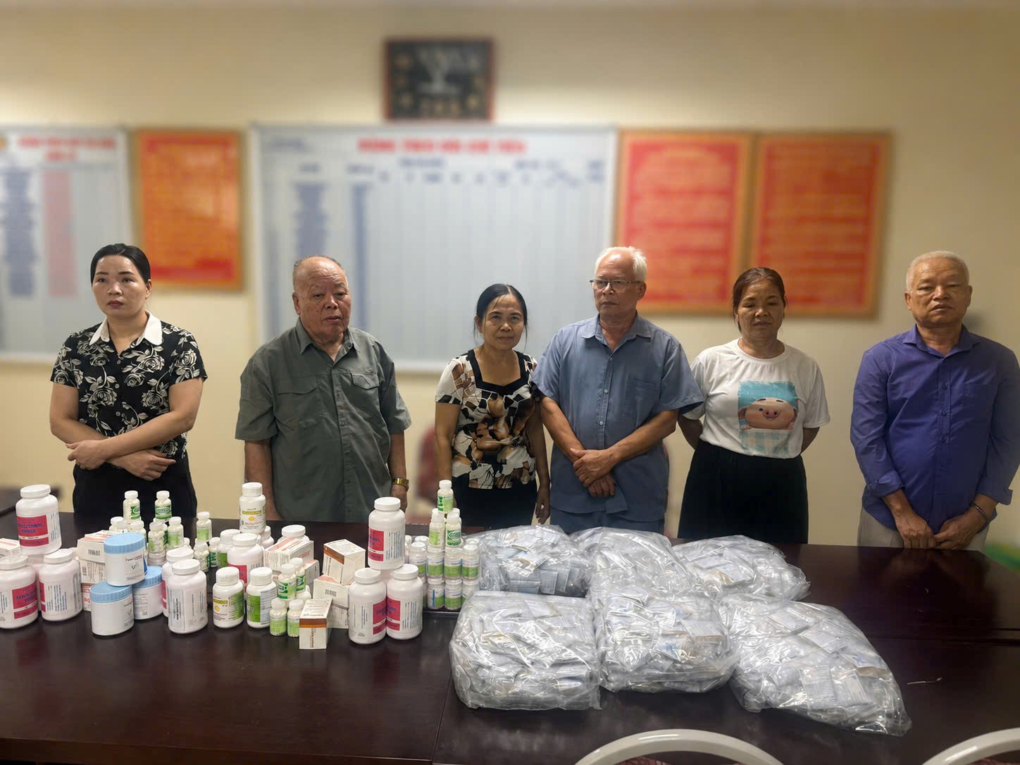 Hà Nội: Khởi tố nhóm sản xuất, bán thuốc đông y "chữa bách bệnh'' - Ảnh 1.
