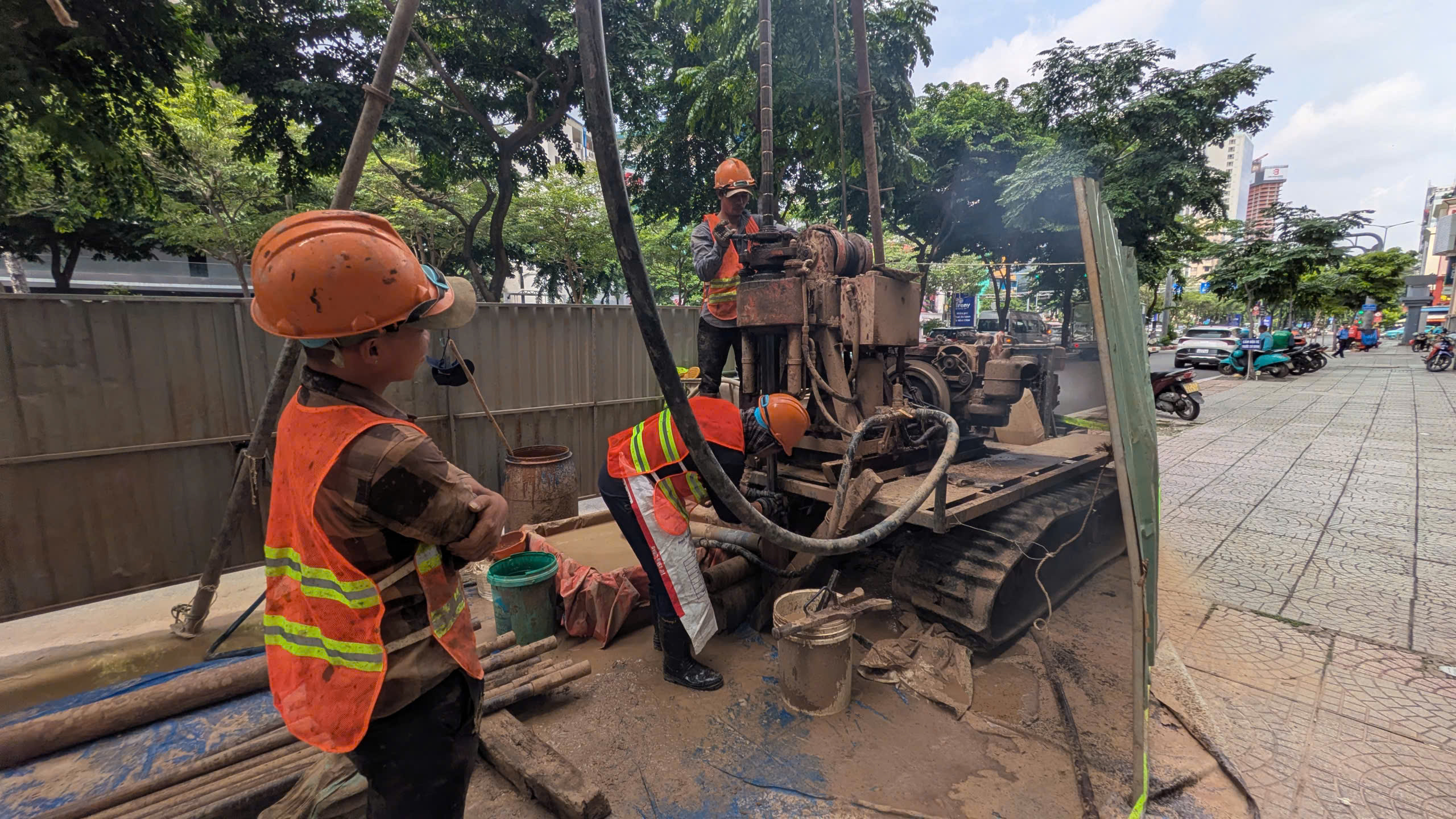 Cận cảnh tuyến Metro Bến Thành - Thủ Thiêm chuẩn bị vượt sông Sài Gòn ở độ sâu 41m - Ảnh 4.