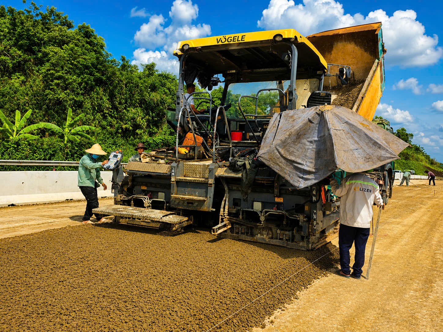 To&agrave;n cảnh đại c&ocirc;ng trường mở rộng cao tốc Nội B&agrave;i - L&agrave;o Cai ra sao? - Ảnh 19.