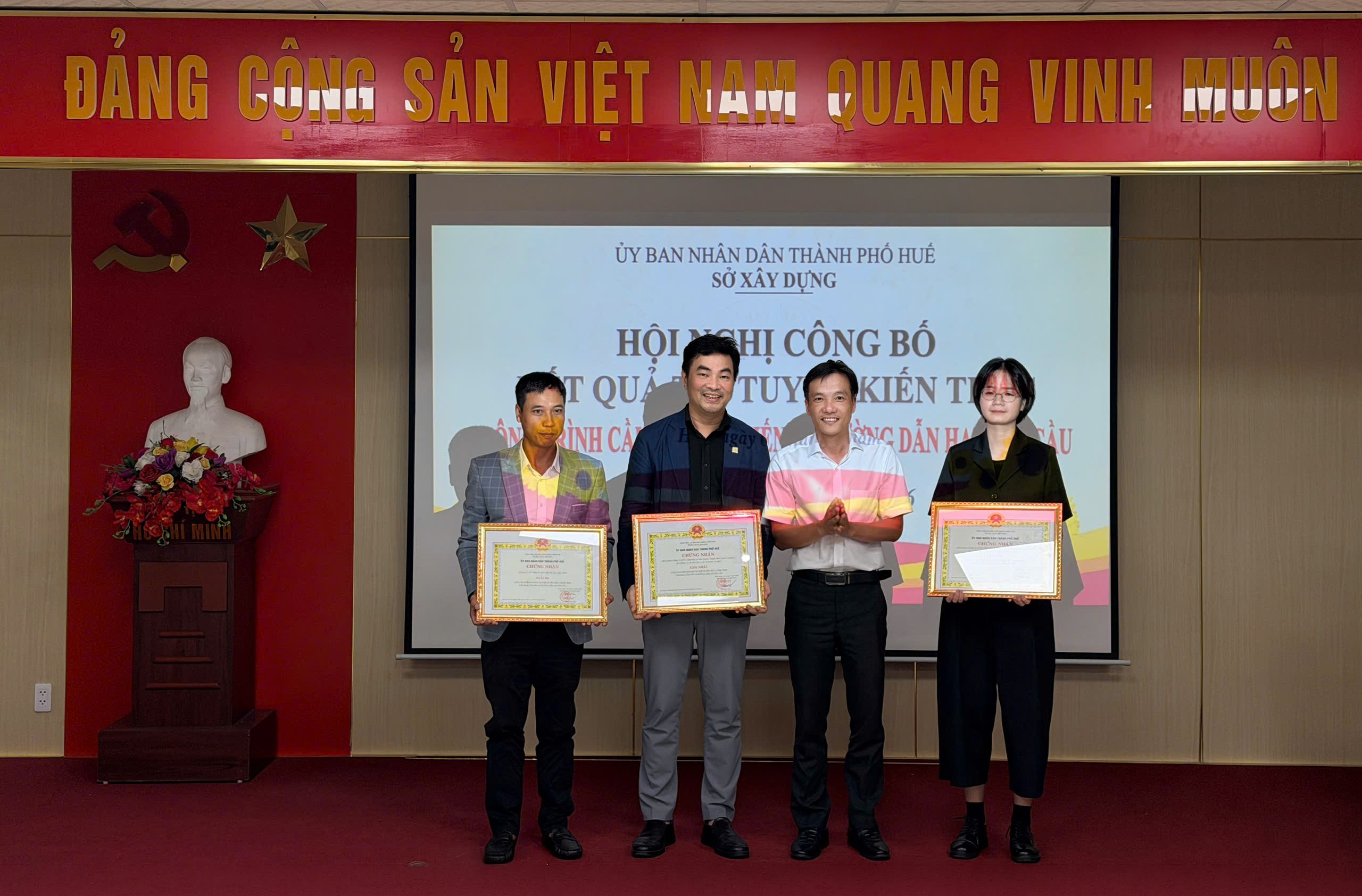 "Bến sông Trăng" đạt giải Nhất cuộc thi kiến trúc cầu vượt sông Hương - Ảnh 1.