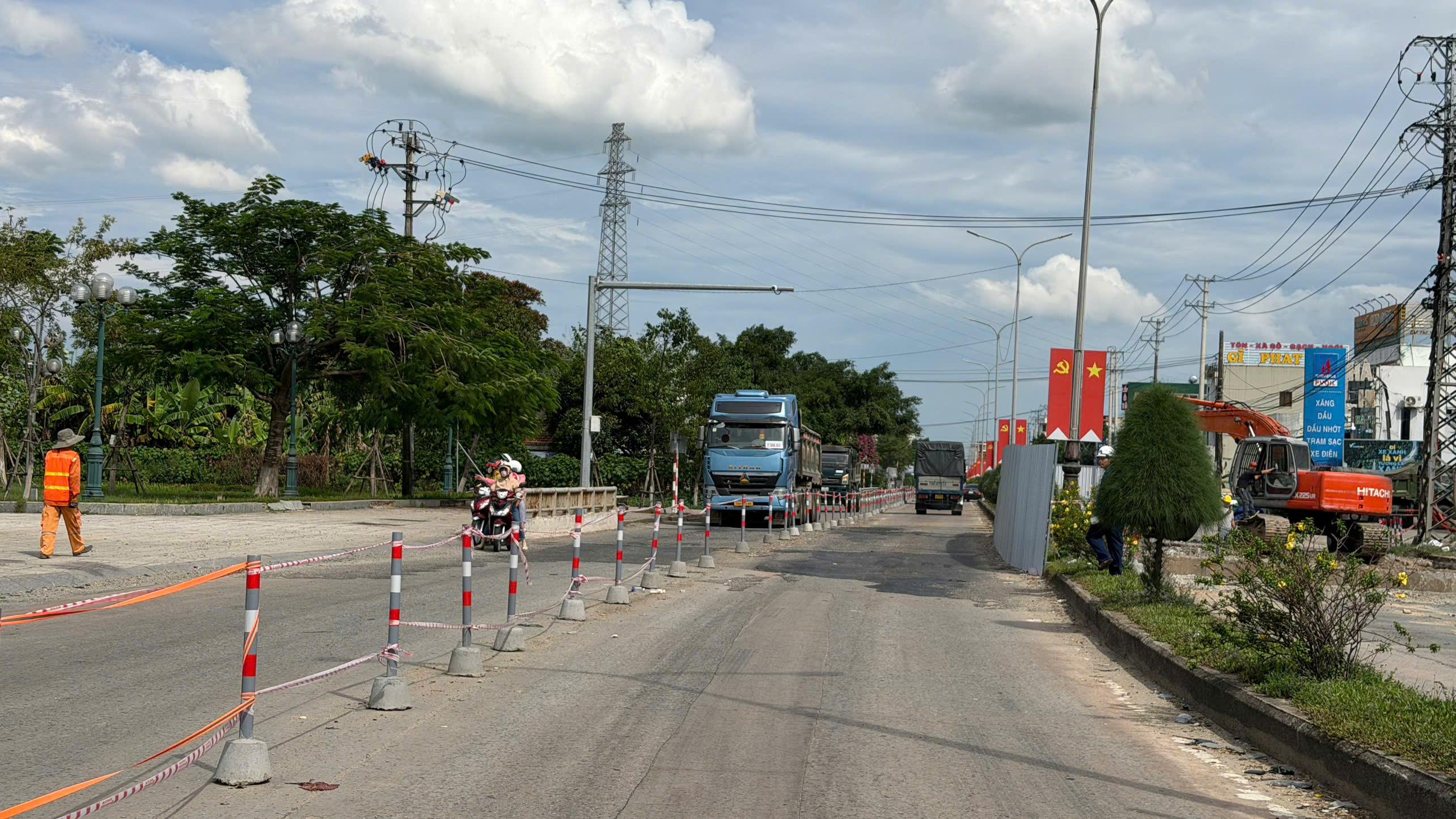 Phân luồng giao thông ra sao để giảm ùn tắc khi sửa cầu trên Quốc lộ 1 qua Quảng Ngãi ? - Ảnh 2.