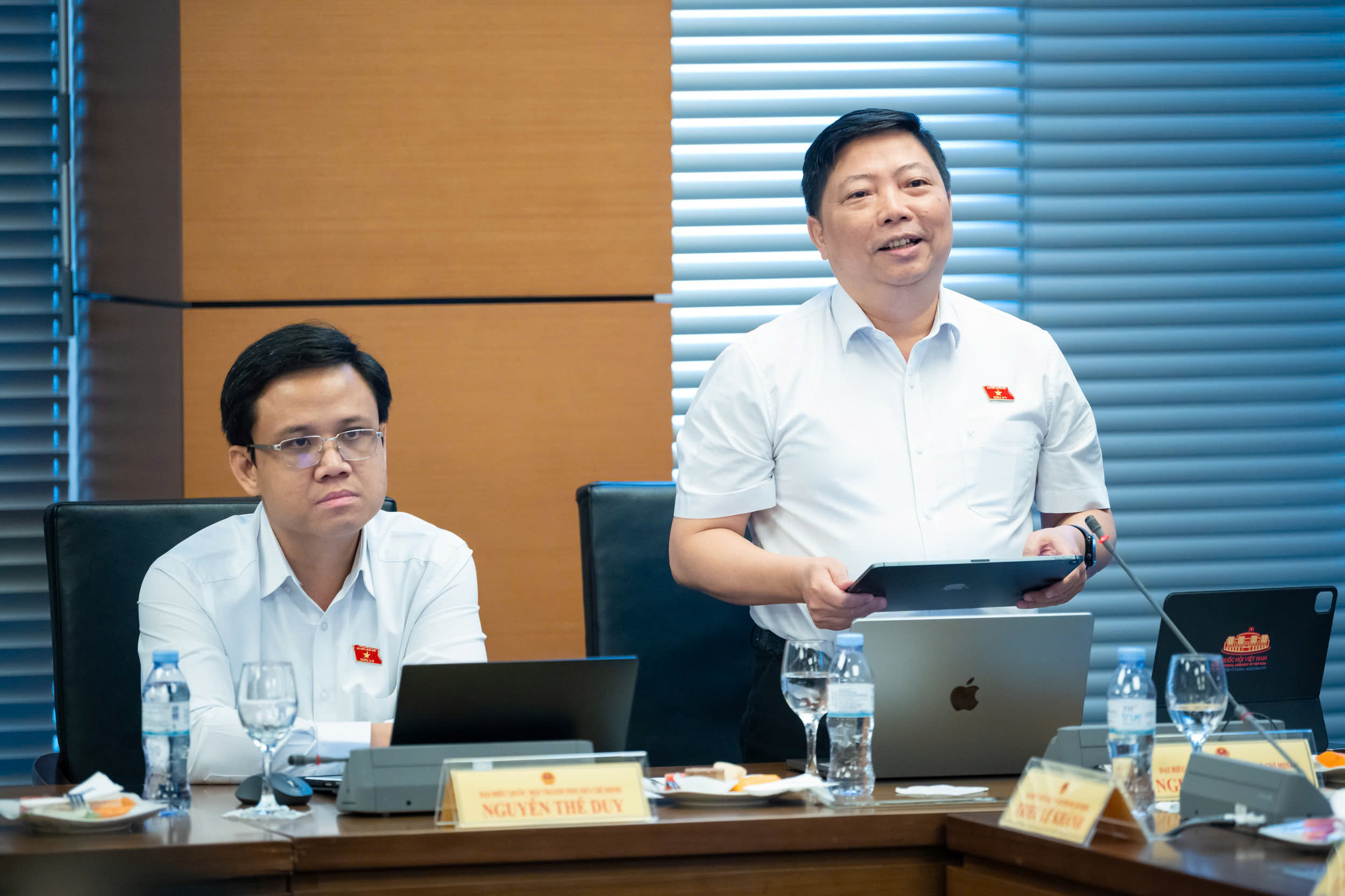 ĐBQH đề nghị ho&agrave;n thiện cơ chế ph&acirc;n quyền, kiểm so&aacute;t quyền lực trong ph&aacute;t triển đ&ocirc; thị - Ảnh 3.