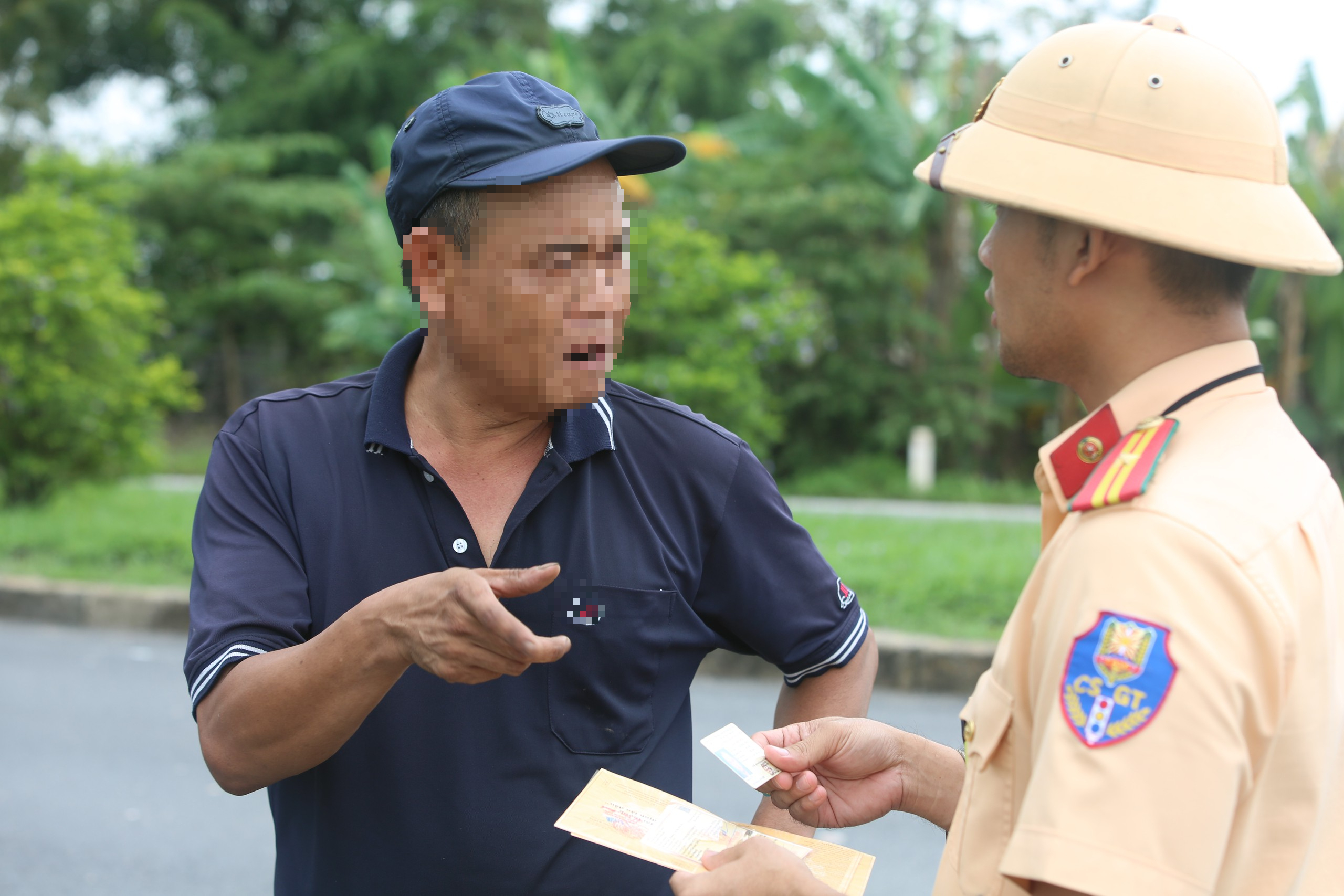 Thanh Hóa tăng cường kiểm tra tài xế lái xe đường dài - Ảnh 1.