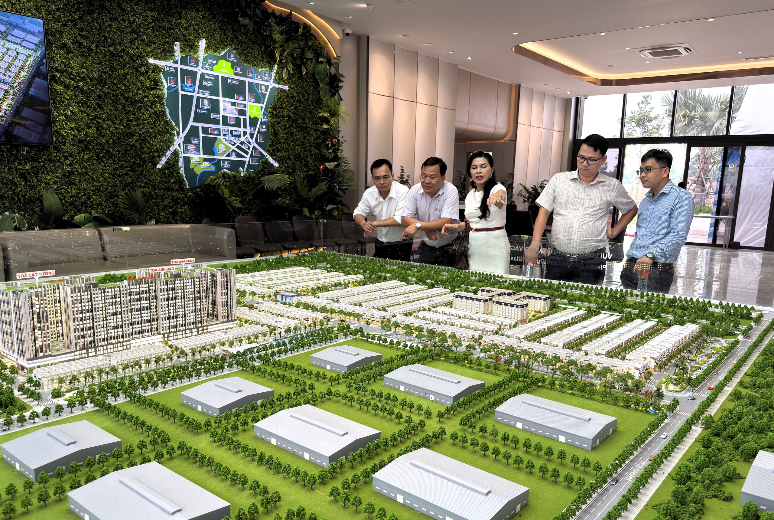 Trung tâm giao dịch bất động sản: Kỳ vọng minh bạch thị trường, kiểm soát giá giao dịch - Ảnh 3.