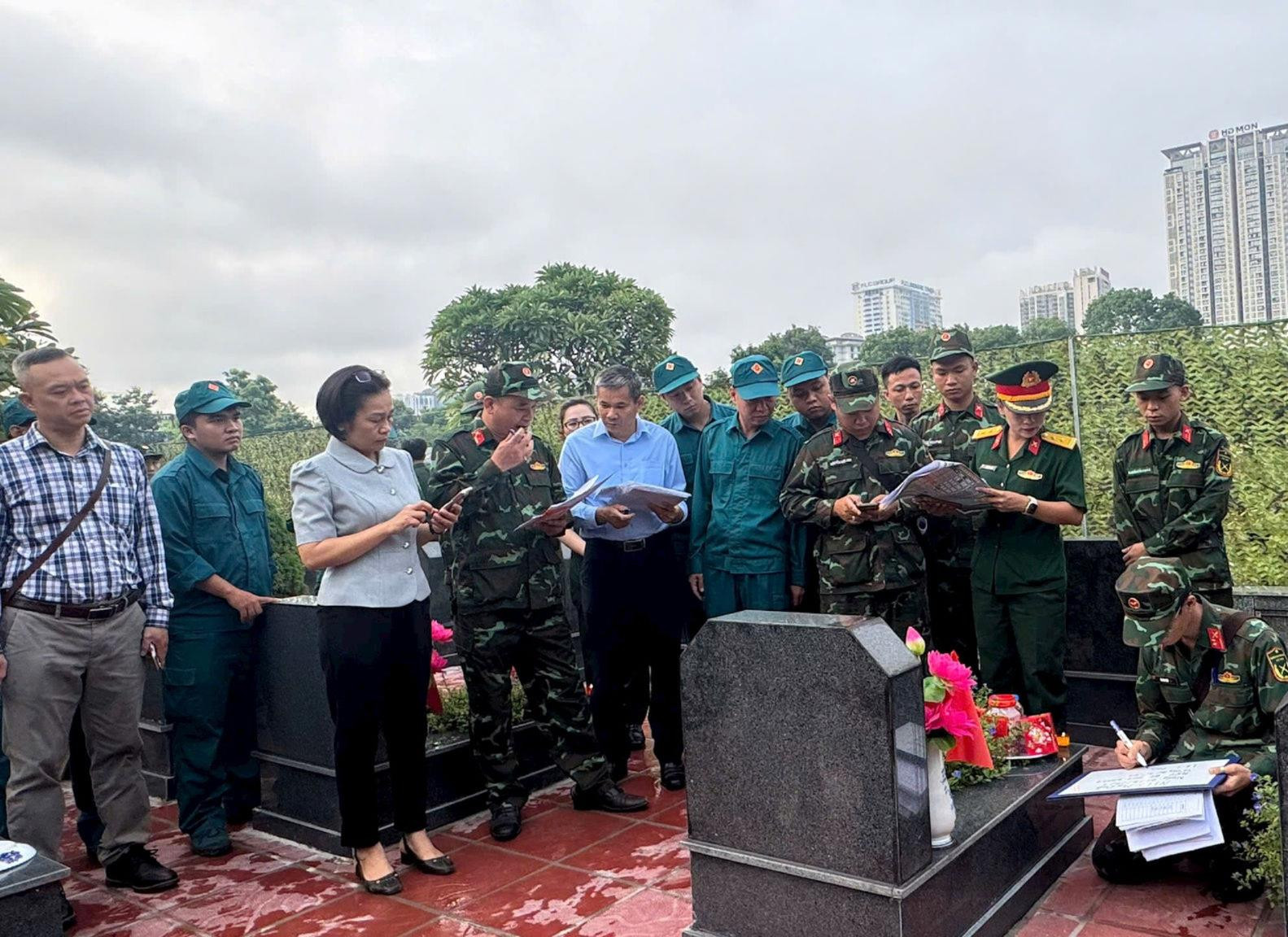 H&agrave; Nội triển khai lấy mẫu h&agrave;i cốt liệt sĩ tại Nghĩa trang Mai Dịch phục vụ gi&aacute;m định ADN - Ảnh 2.