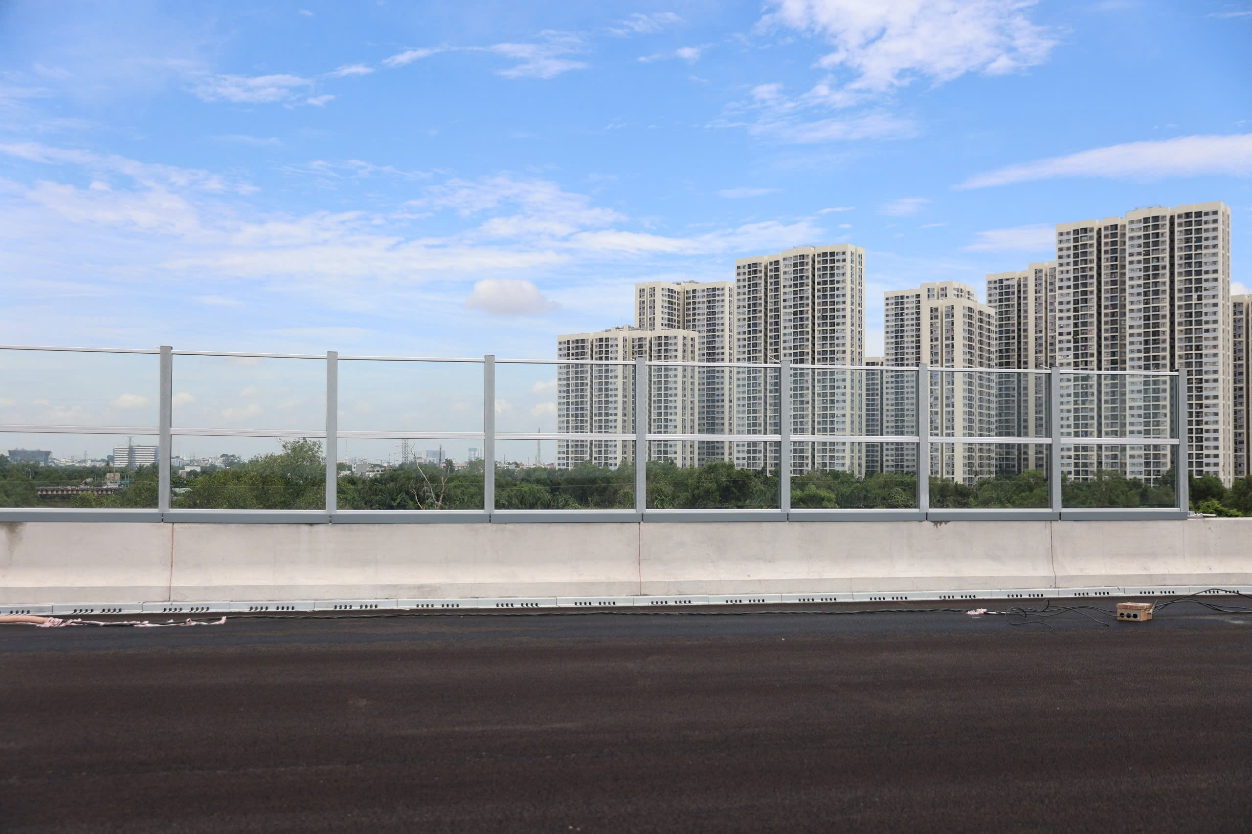 Cận cảnh 9km tường chống ồn tr&ecirc;n V&agrave;nh đai 3 TP.HCM - Ảnh 3.