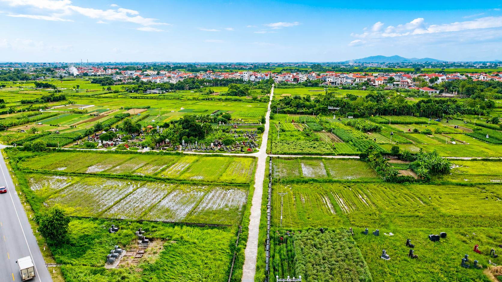 Đừng để nghĩa trang l&agrave;ng bị bỏ lại ph&iacute;a sau đ&ocirc; thị h&oacute;a - Ảnh 3.