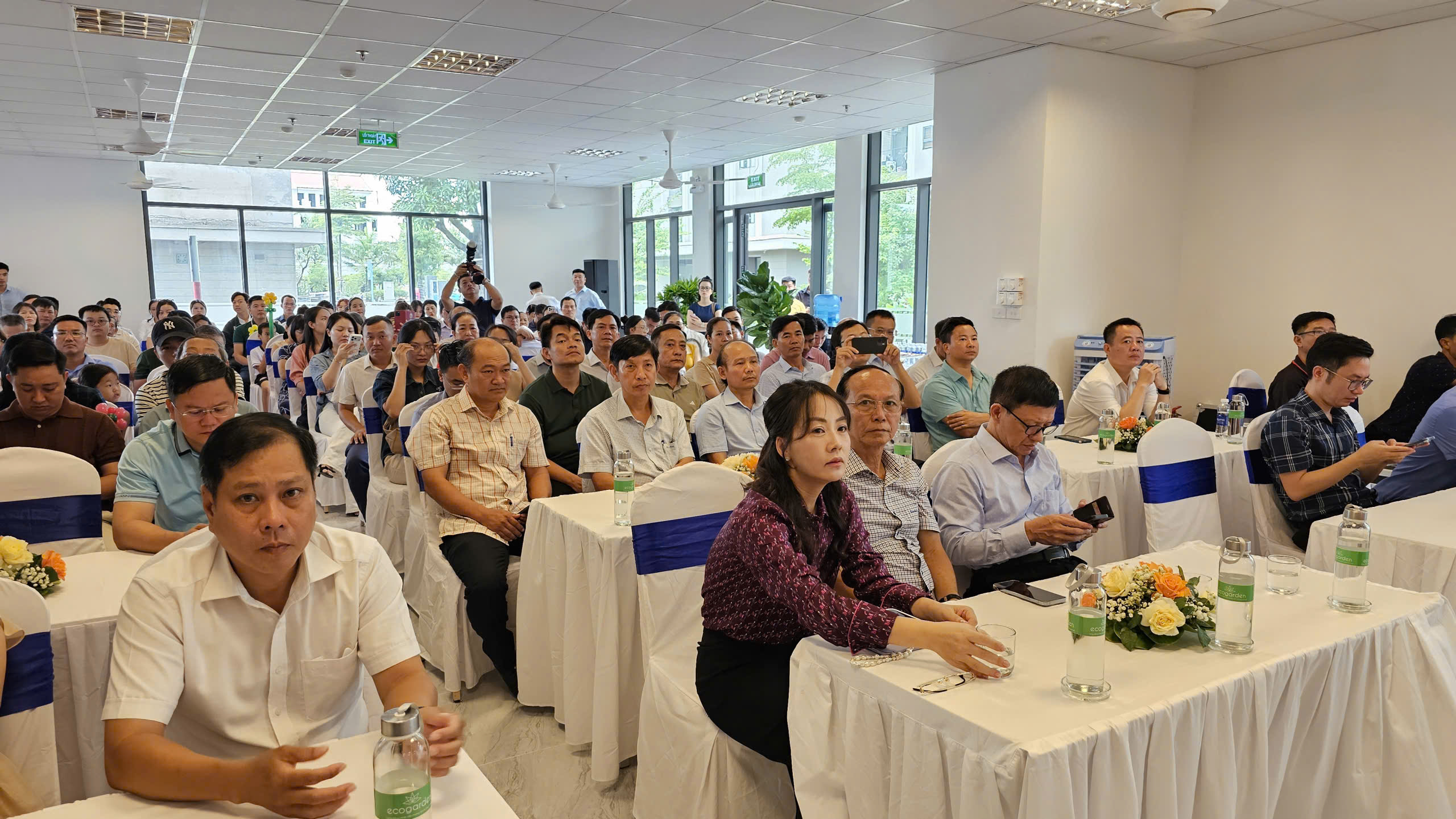 H&agrave;ng trăm người lao động ở Huế h&aacute;o hức nhận nh&agrave; ở x&atilde; hội - Ảnh 2.