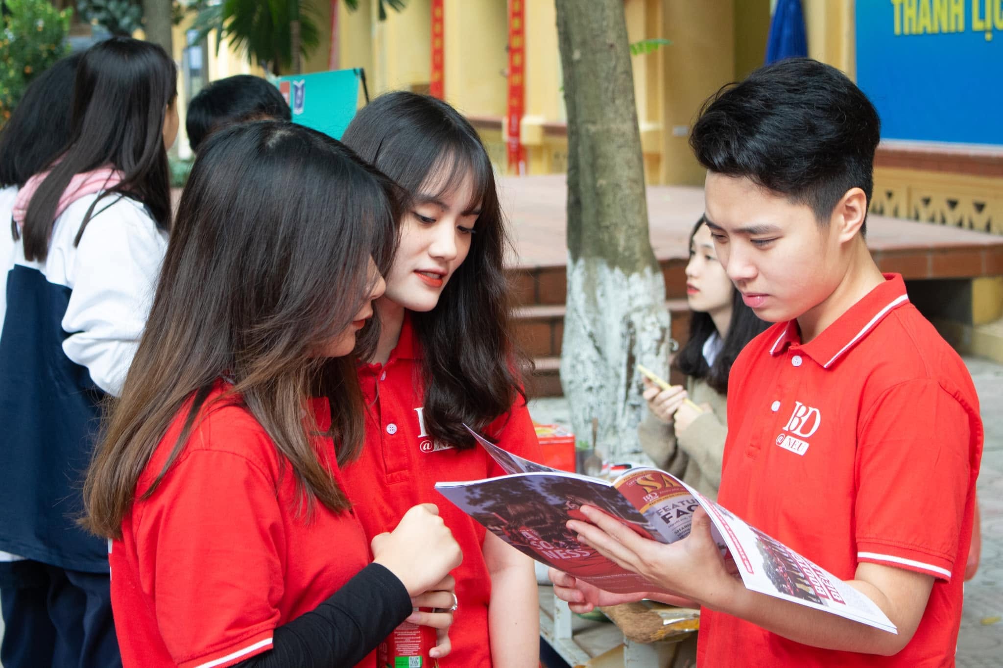 Đại học Kinh tế Quốc d&acirc;n c&ocirc;ng bố điểm chuẩn cao nhất 28,84, loạt trường c&ocirc;ng bố h&ocirc;m nay - Ảnh 1.