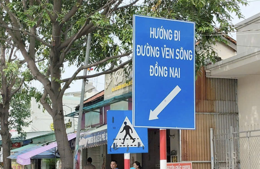 N&uacute;t giao đường Nguyễn &Aacute;i Quốc v&agrave; đường ven s&ocirc;ng Đồng Nai th&iacute; điểm ph&acirc;n luồng mới - Ảnh 3.
