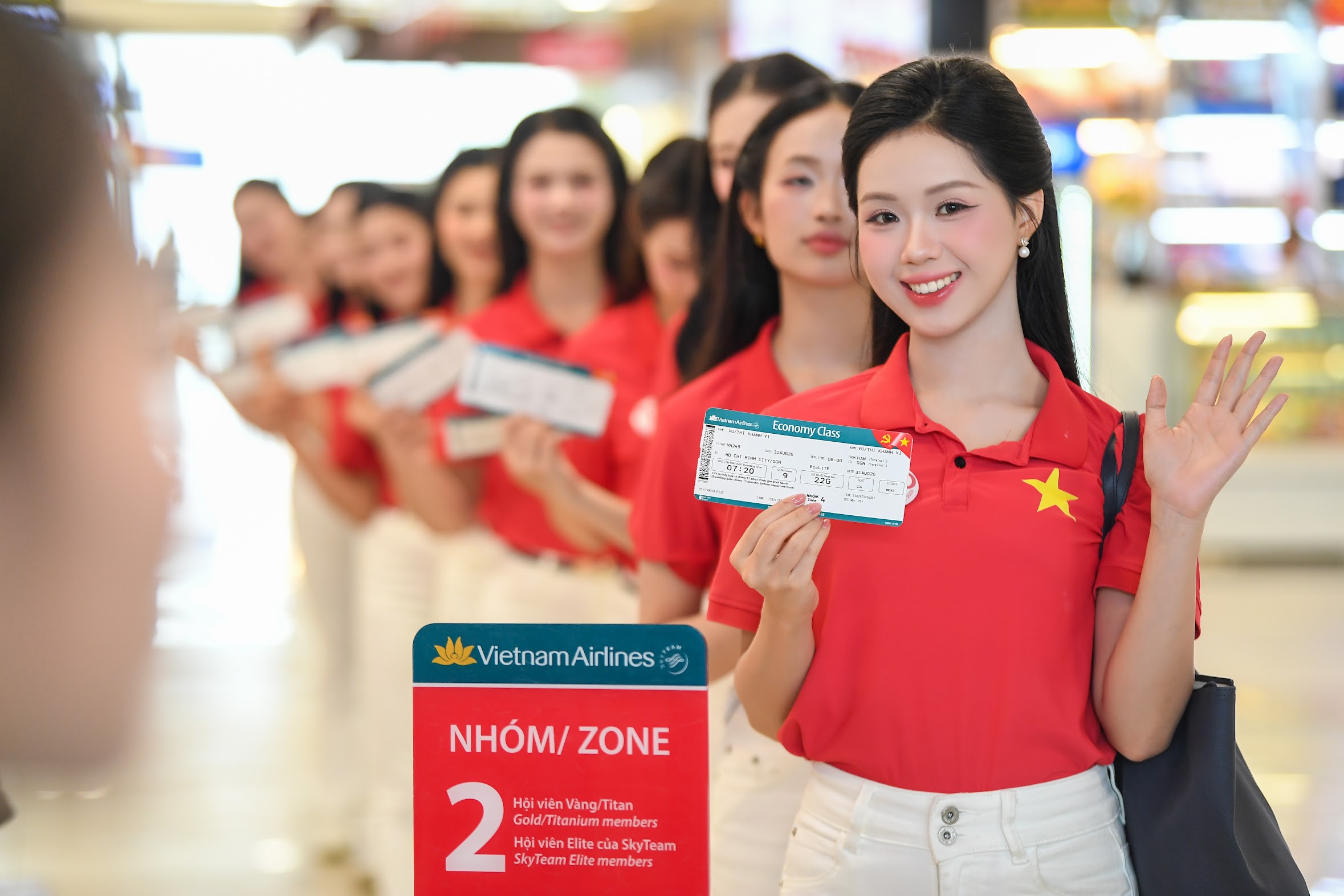 "&Acirc;m hưởng tự h&agrave;o" tr&ecirc;n chuyến bay đặc biệt dịp 2/9 - Ảnh 3.