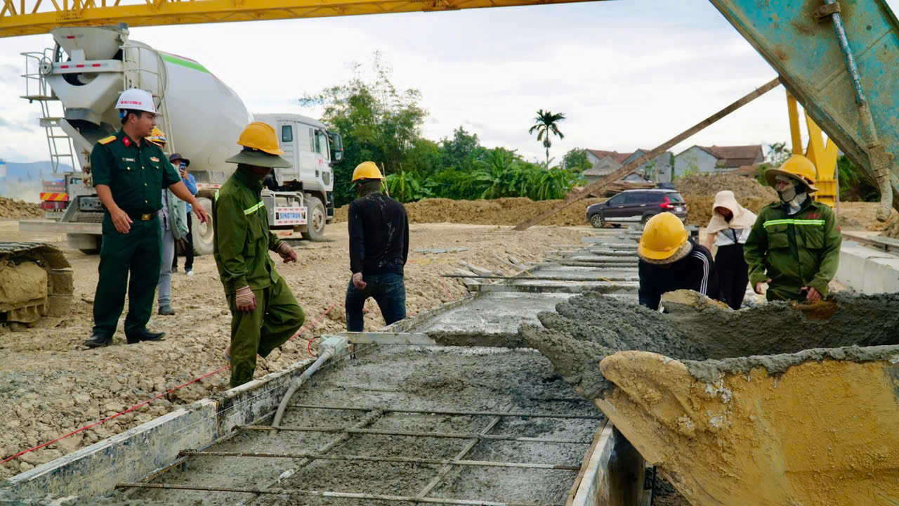Xuy&ecirc;n lễ tr&ecirc;n c&ocirc;ng trường cao tốc Quy Nhơn - Pleiku , quyết t&acirc;m ho&agrave;n th&agrave;nh sớm - Ảnh 8.