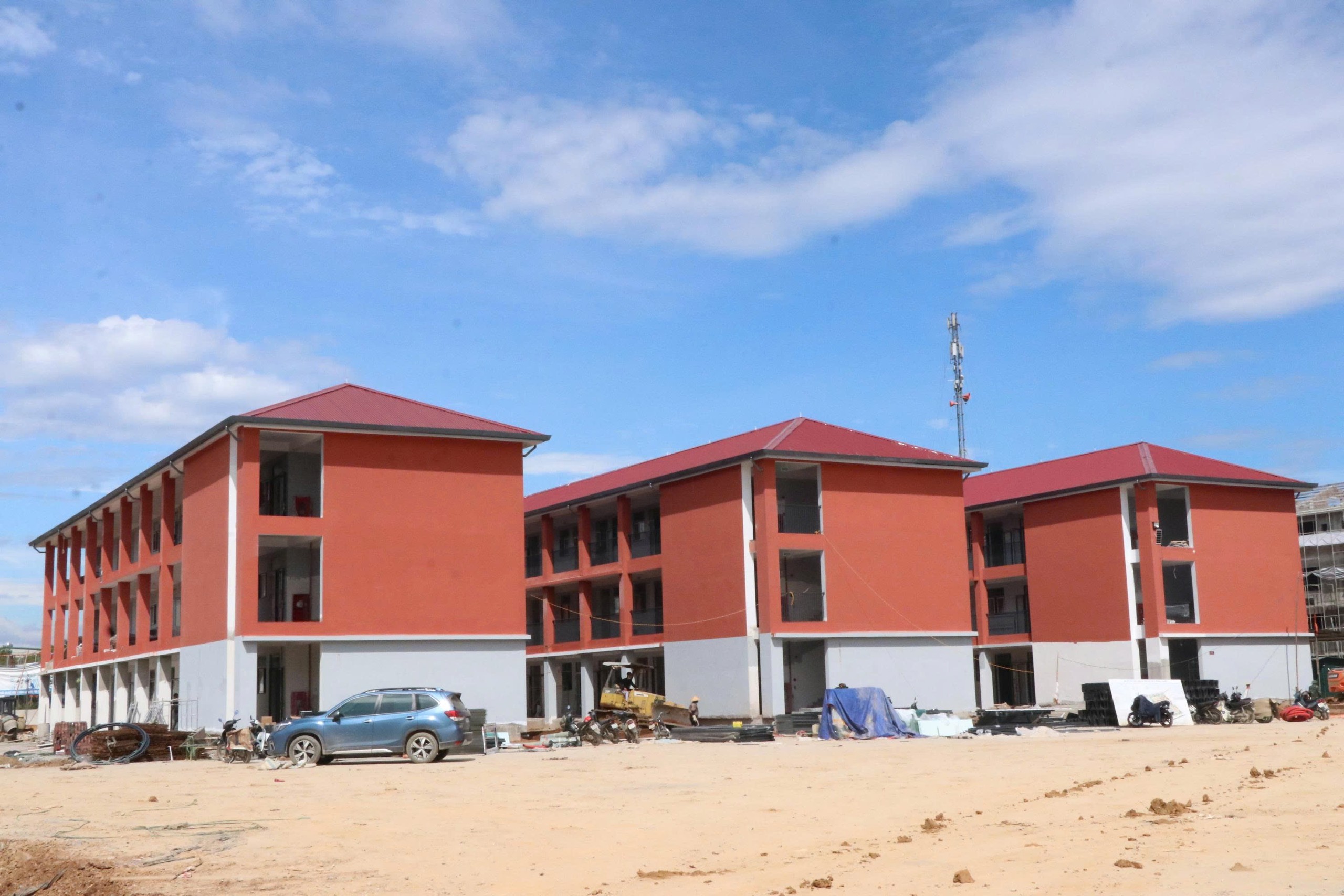 Chạy đua tiến độ, Nghệ An ho&agrave;n thiện trường li&ecirc;n cấp v&ugrave;ng cao trước khai giảng - Ảnh 4.