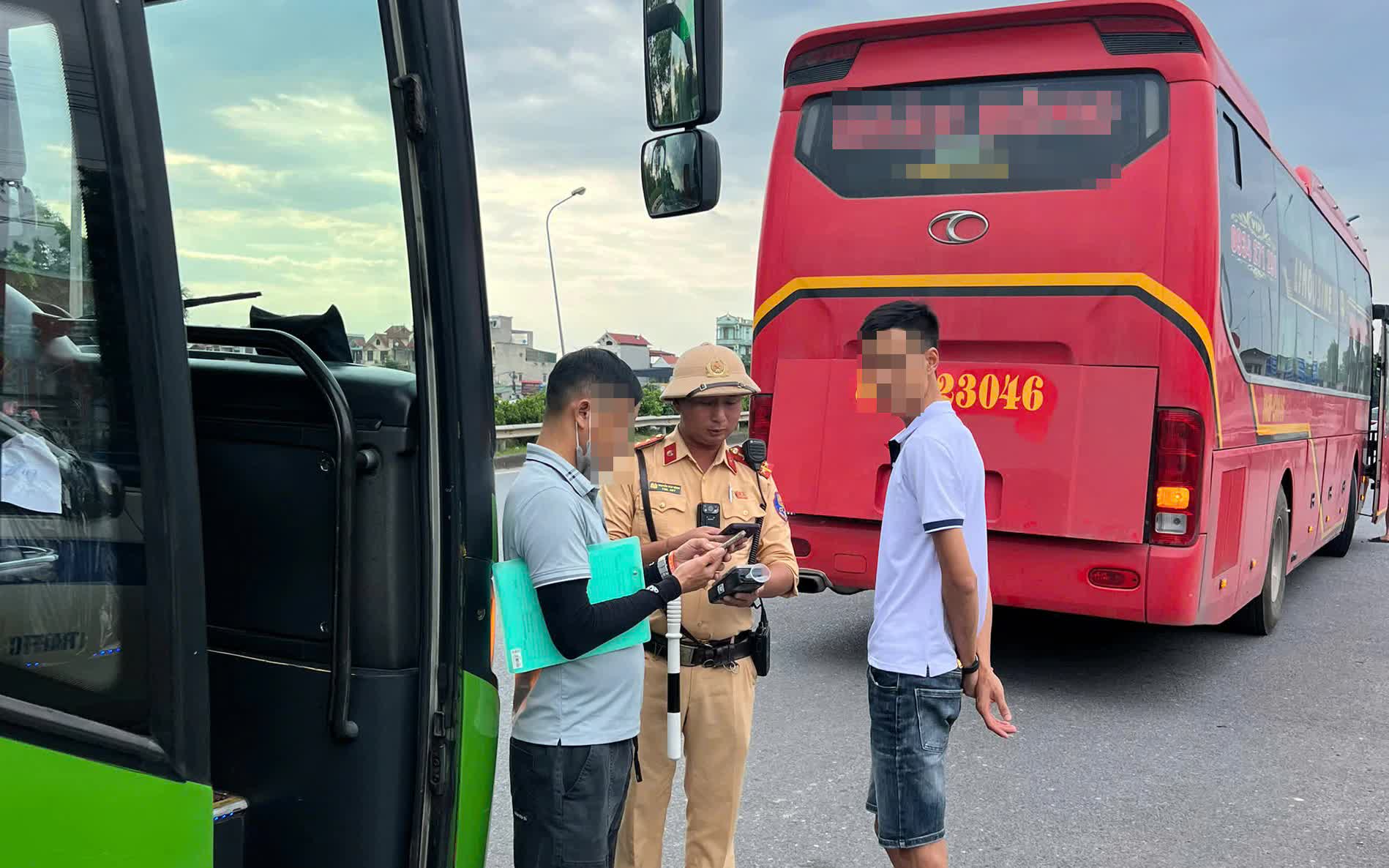 H&agrave; Nội: Sẽ phạt nguội xe vi phạm khoảng c&aacute;ch an to&agrave;n, chạy qu&aacute; tốc độ tr&ecirc;n cầu Nhật T&acirc;n - Ảnh 4.