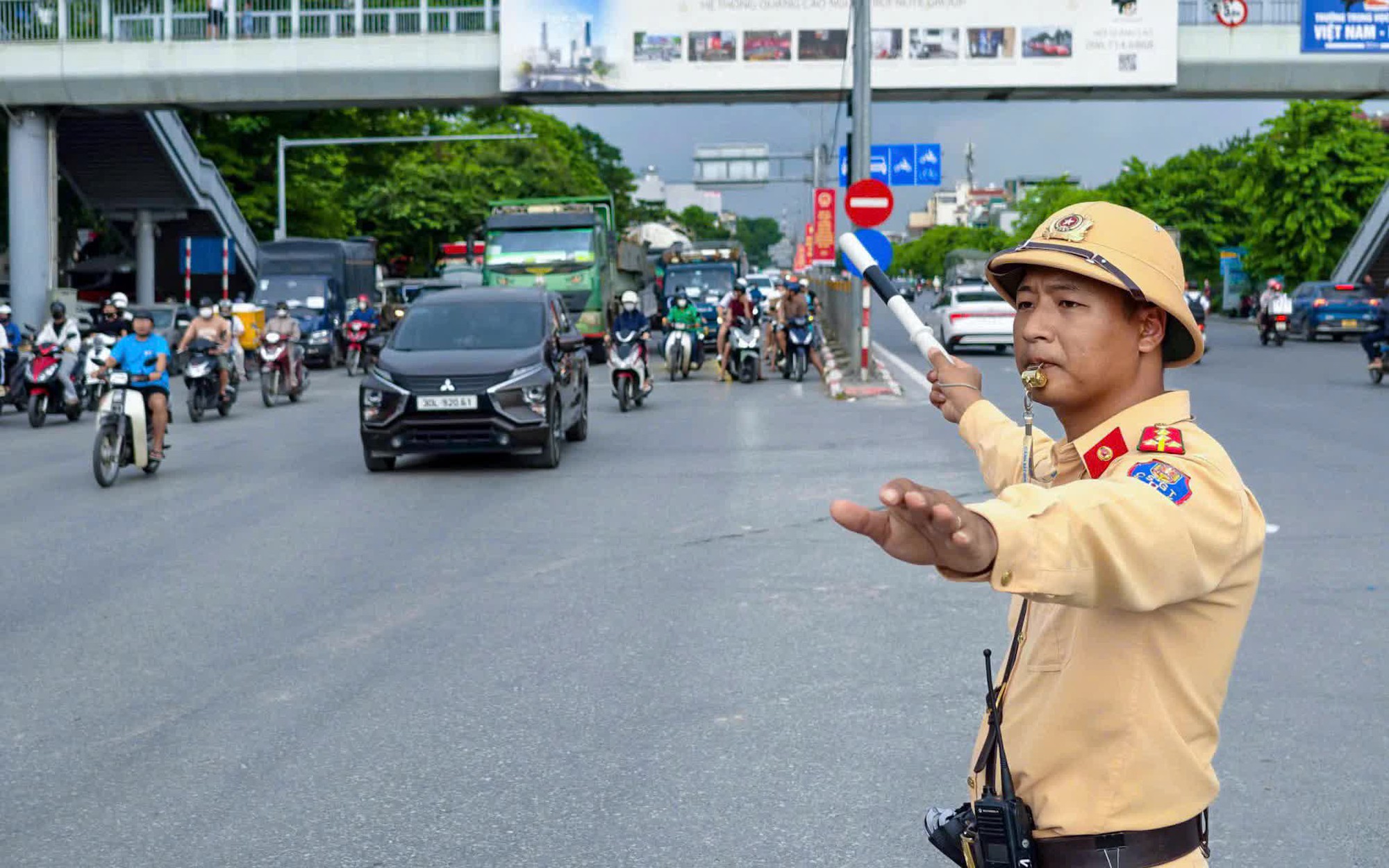Người d&acirc;n trở lại H&agrave; Nội sau nghỉ lễ 2/9 di chuyển thế n&agrave;o để tr&aacute;nh &ugrave;n tắc? - Ảnh 3.