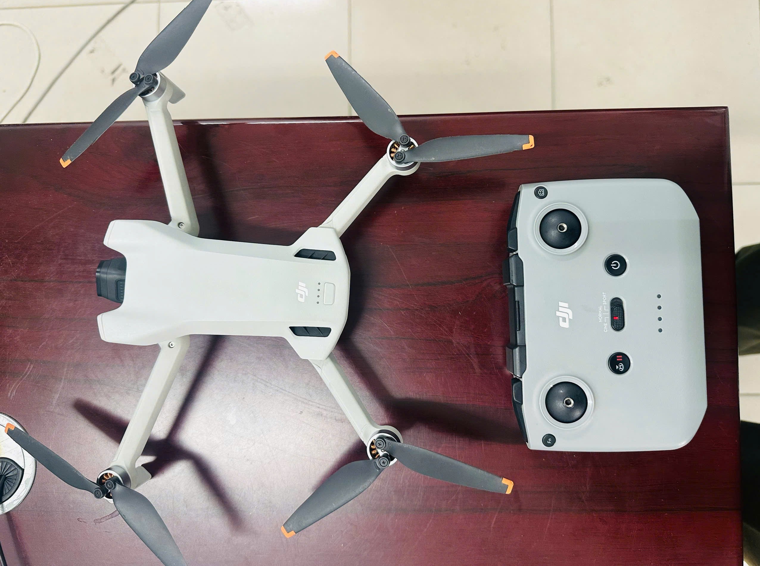 C&ocirc;ng an Đ&agrave; Nẵng xử l&yacute; thanh ni&ecirc;n điều khiển flycam v&agrave;o v&ugrave;ng cấm bay- Ảnh 2.