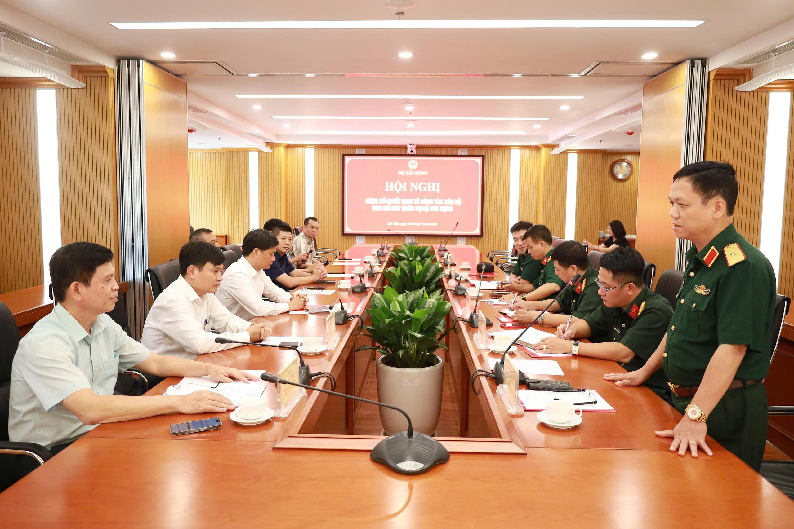 Bổ nhiệm Thứ trưởng L&ecirc; Anh Tuấn giữ chức Chỉ huy trưởng Ban Chỉ huy qu&acirc;n sự Bộ X&acirc;y dựng- Ảnh 2.