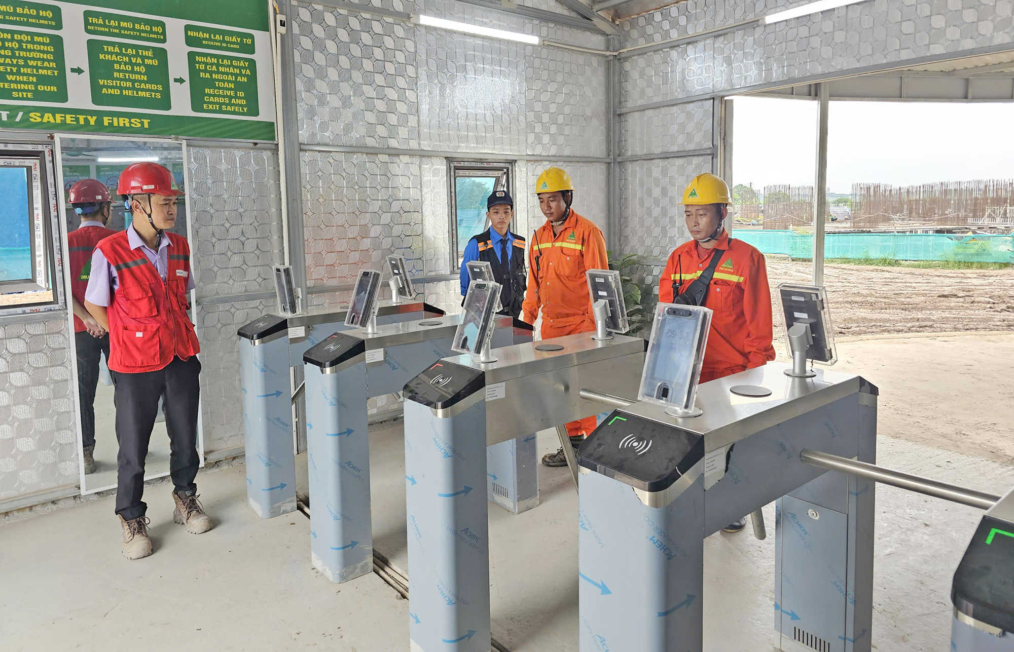 Đưa c&ocirc;ng nghệ v&agrave;o c&ocirc;ng trường x&acirc;y dựng - Ảnh 1.