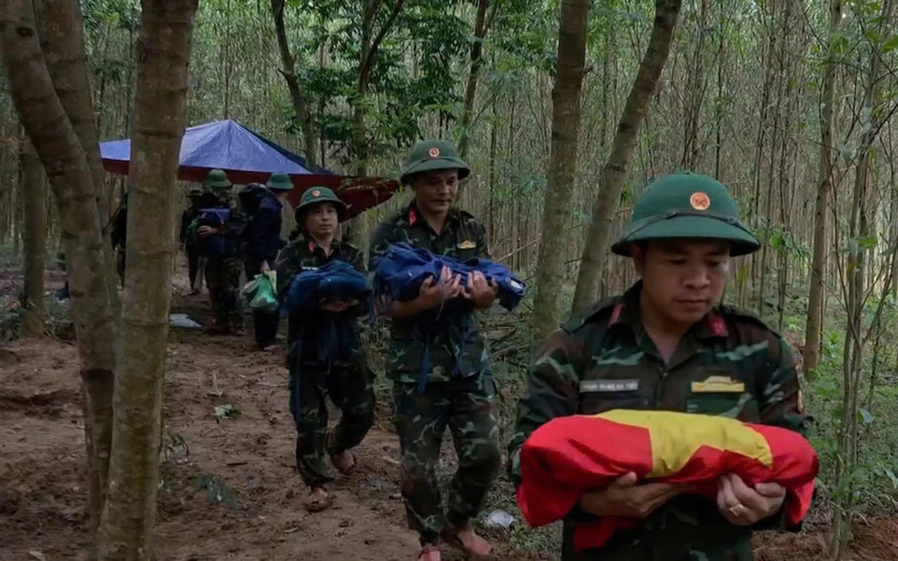 Quảng Trị: T&igrave;m thấy, cất bốc th&ecirc;m một h&agrave;i cốt liệt sĩ tại bản B&atilde;i Dinh- Ảnh 3.