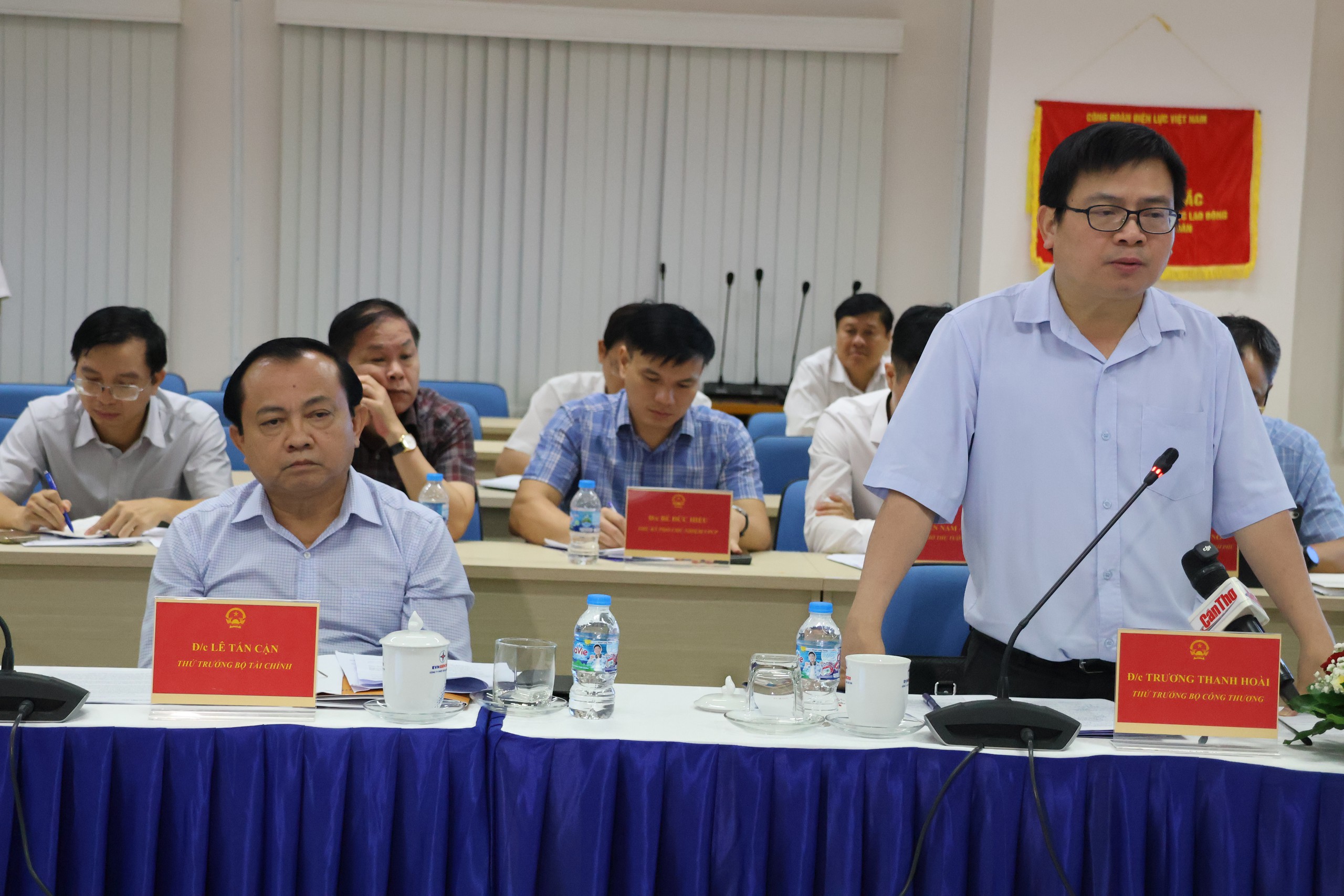Ph&oacute; Thủ tướng Thường trực y&ecirc;u cầu gỡ vướng, mở th&ecirc;m nguồn điện cho Cần Thơ   - Ảnh 4.