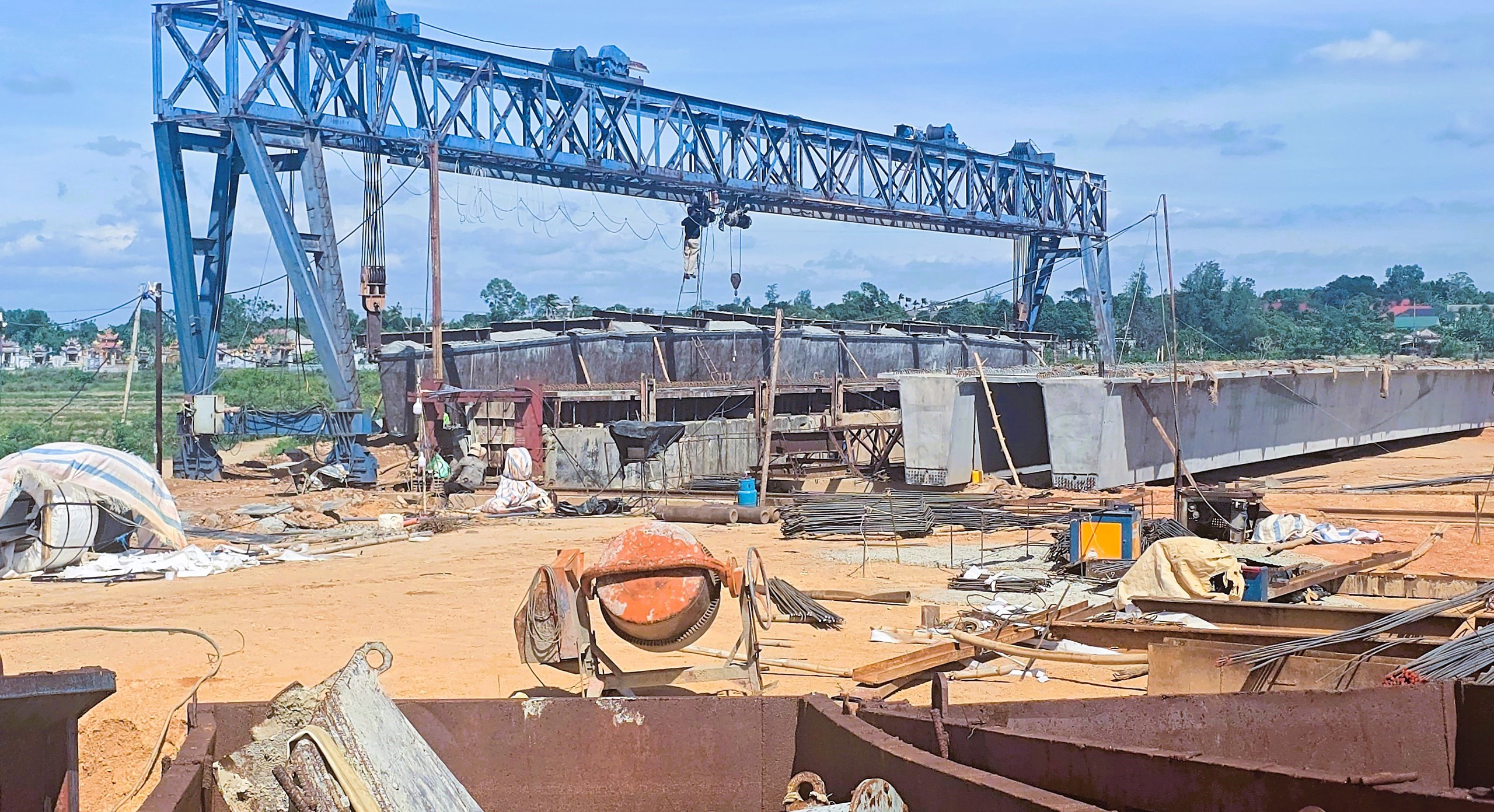 Dự &aacute;n Tuyến đường bộ qua khu vực cầu Cửa T&ugrave;ng, Cửa Việt c&ograve;n ngổn ngang, vướng mặt bằng- Ảnh 15.