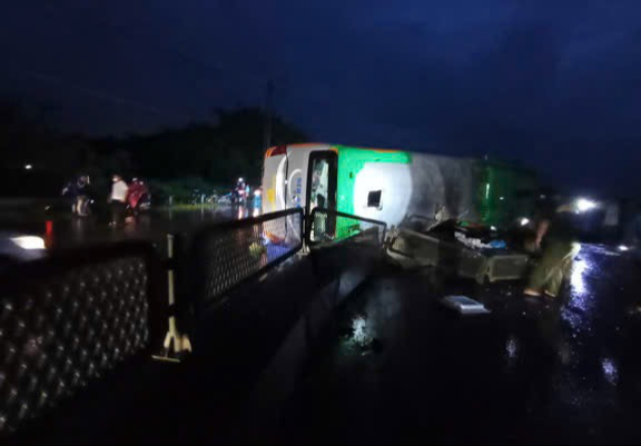 Diễn biến sức khỏe c&aacute;c nạn nh&acirc;n vụ lật xe kh&aacute;ch tr&ecirc;n quốc lộ 1 qua L&acirc;m Đồng- Ảnh 2.