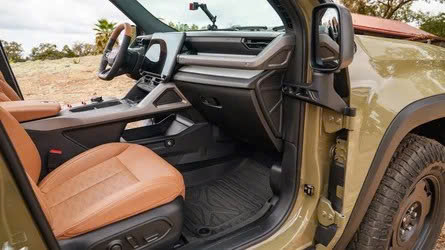 Jeep Recon điện mạnh 670 mã lực nhưng chỉ đi khoảng 357 km - Ảnh 6.
