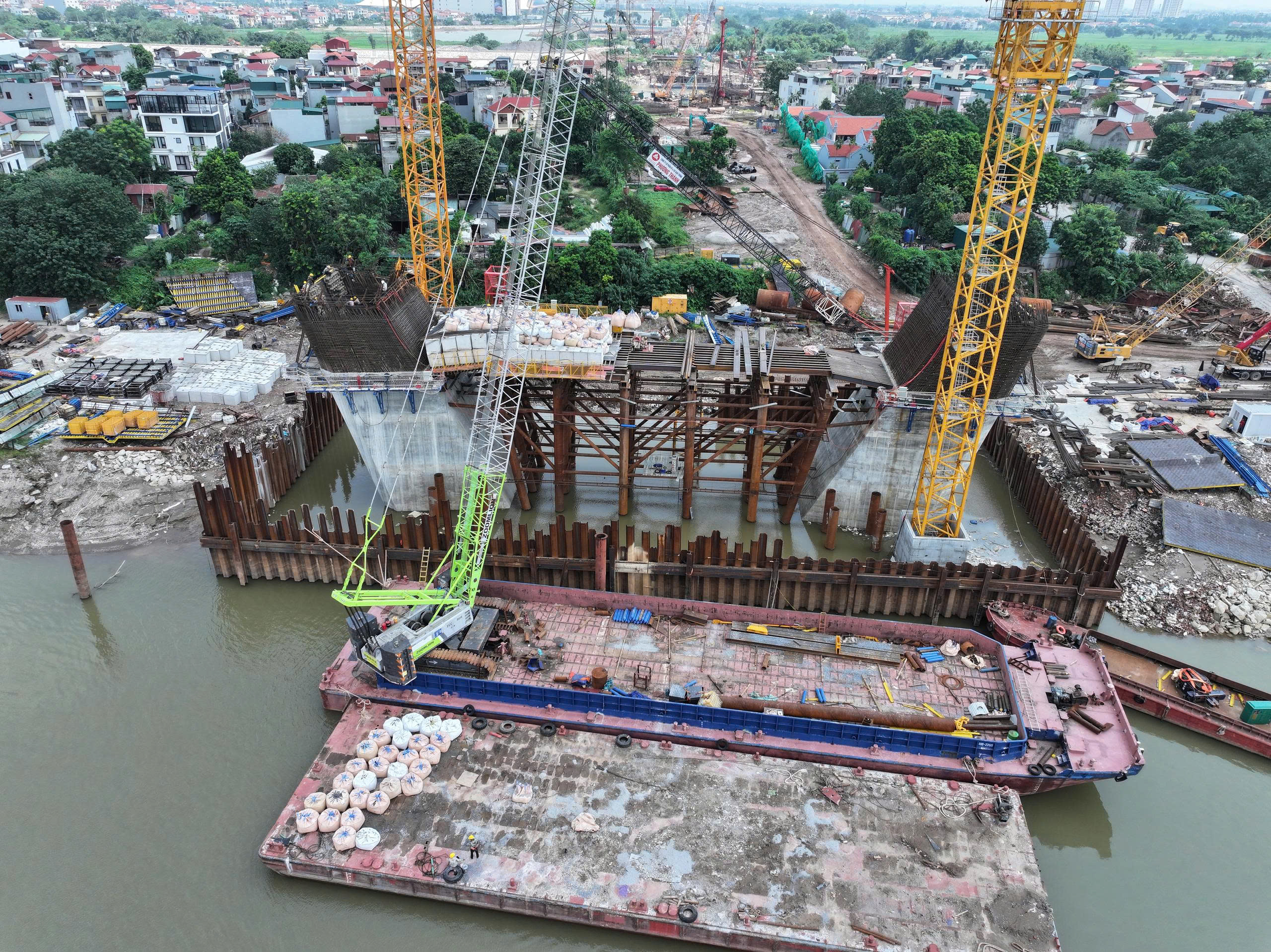 H&agrave; Nội: Ba đại c&ocirc;ng trường cầu vượt s&ocirc;ng Hồng c&ugrave;ng tăng tốc, chạy đua về đ&iacute;ch trước APEC- Ảnh 8.