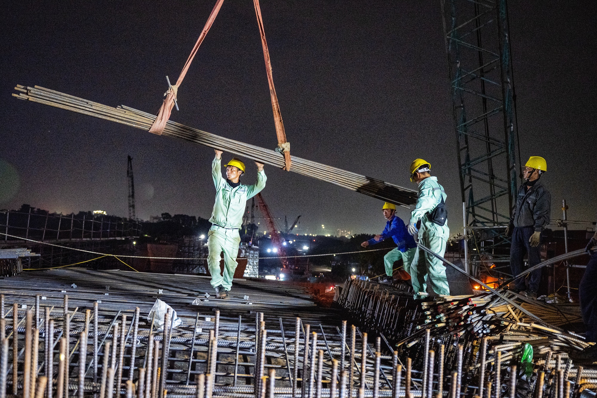 H&agrave; Nội: Ba đại c&ocirc;ng trường cầu vượt s&ocirc;ng Hồng c&ugrave;ng tăng tốc, chạy đua về đ&iacute;ch trước APEC- Ảnh 4.
