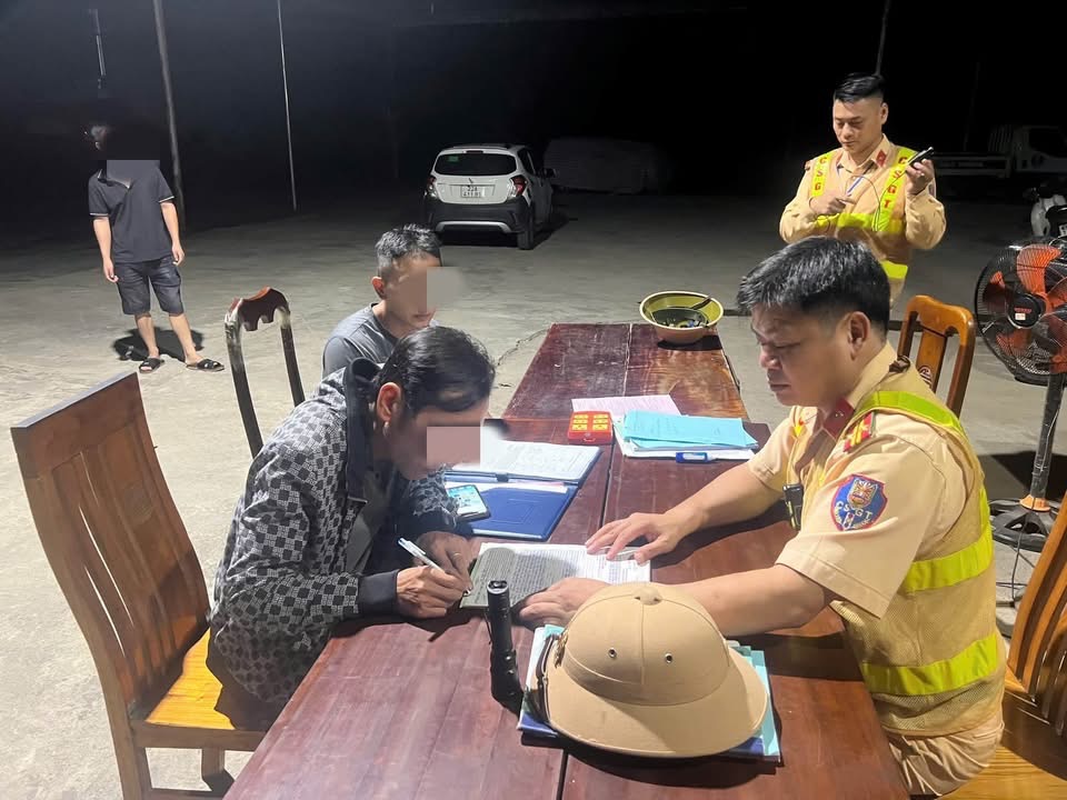 Tuy&ecirc;n Quang: Xử phạt hơn 48,3 triệu xe kh&aacute;ch vi phạm quy định từ phản &aacute;nh người d&acirc;n- Ảnh 1.