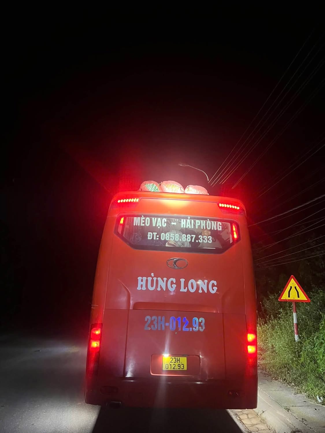 Tuy&ecirc;n Quang: Xử phạt hơn 48,3 triệu xe kh&aacute;ch vi phạm quy định từ phản &aacute;nh người d&acirc;n- Ảnh 2.