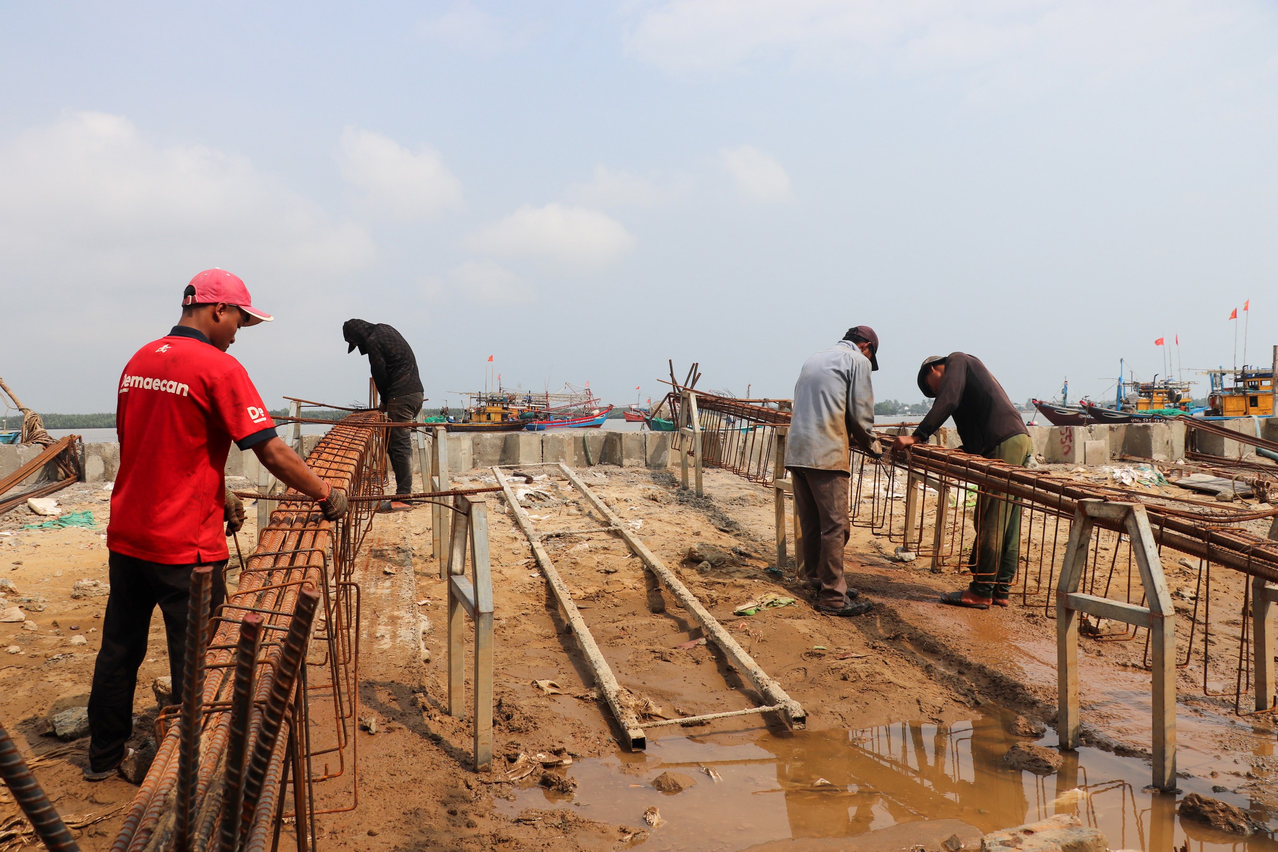 Đà Nẵng: Gấp rút thi công kè khẩn cấp gần 500 tỷ đồng bảo vệ sông Thu Bồn và biển Hội An- Ảnh 6.