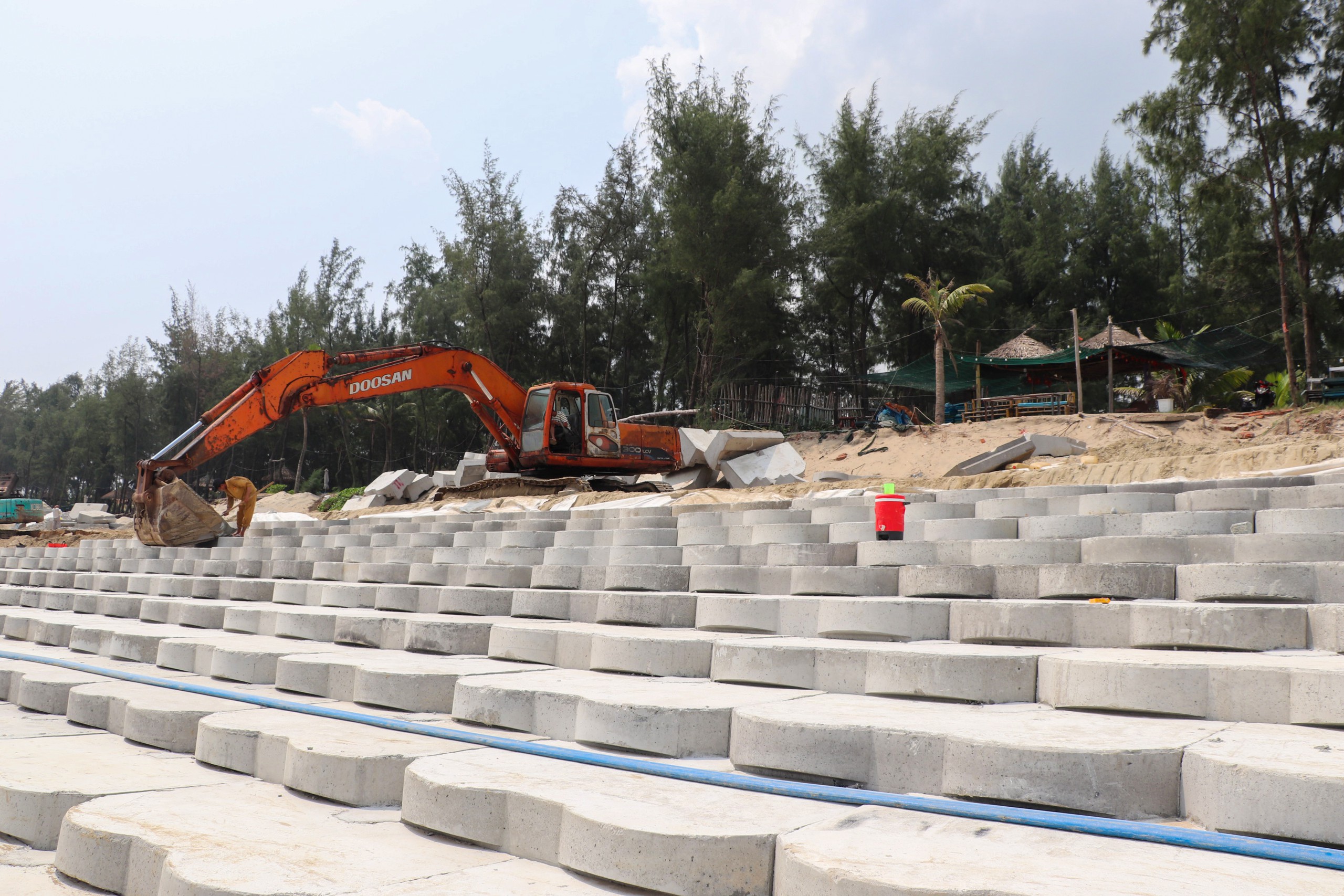 Đà Nẵng: Gấp rút thi công kè khẩn cấp gần 500 tỷ đồng bảo vệ sông Thu Bồn và biển Hội An- Ảnh 12.