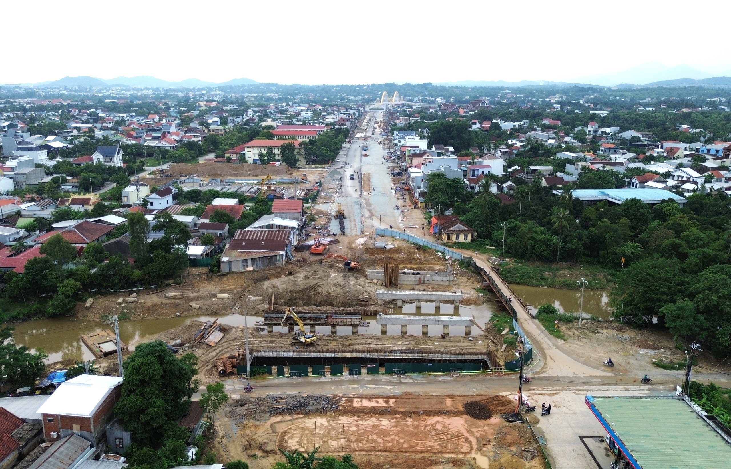 Tuyến đường 100 tỷ đồng nối cầu vượt s&ocirc;ng Hương ở Huế c&oacute; ho&agrave;n th&agrave;nh đ&uacute;ng tiến độ?- Ảnh 15.