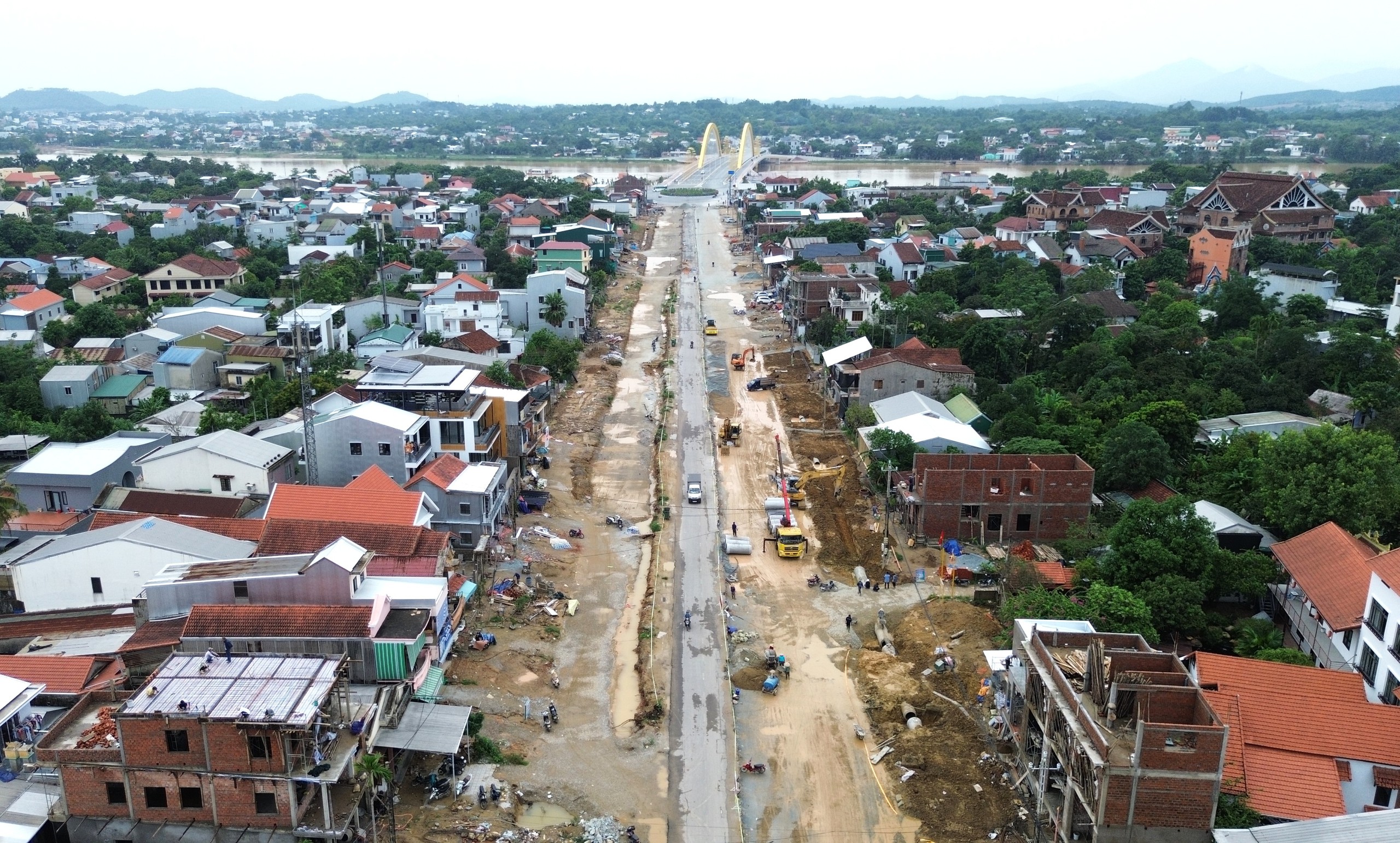 Tuyến đường 100 tỷ đồng nối cầu vượt s&ocirc;ng Hương ở Huế c&oacute; ho&agrave;n th&agrave;nh đ&uacute;ng tiến độ?- Ảnh 5.