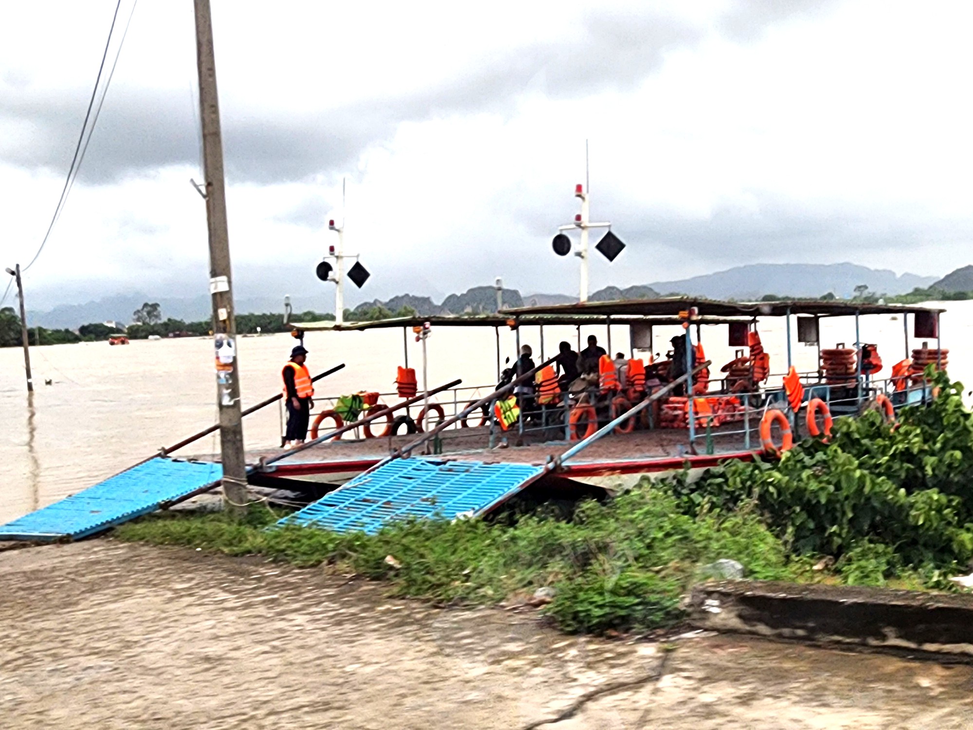 Ninh B&igrave;nh chủ động ứng ph&oacute; mưa lớn, bảo đảm an to&agrave;n giao th&ocirc;ng- Ảnh 2.