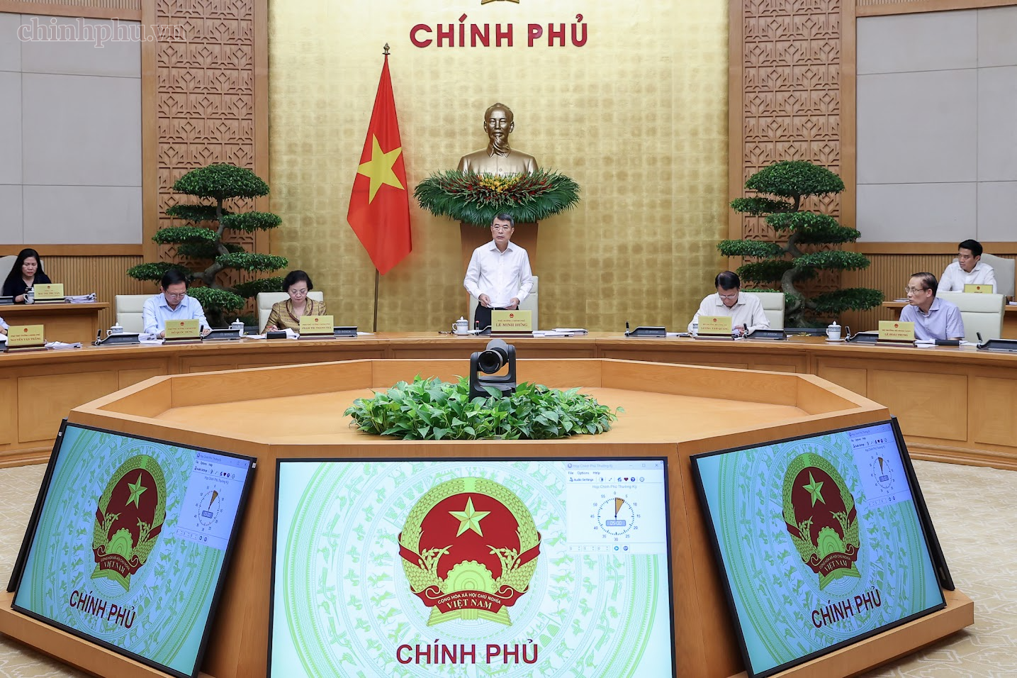Thủ tướng: Tuyệt đối kh&ocirc;ng để lợi &iacute;ch ng&agrave;nh, lợi &iacute;ch nh&oacute;m chi phối ch&iacute;nh s&aacute;ch- Ảnh 1.