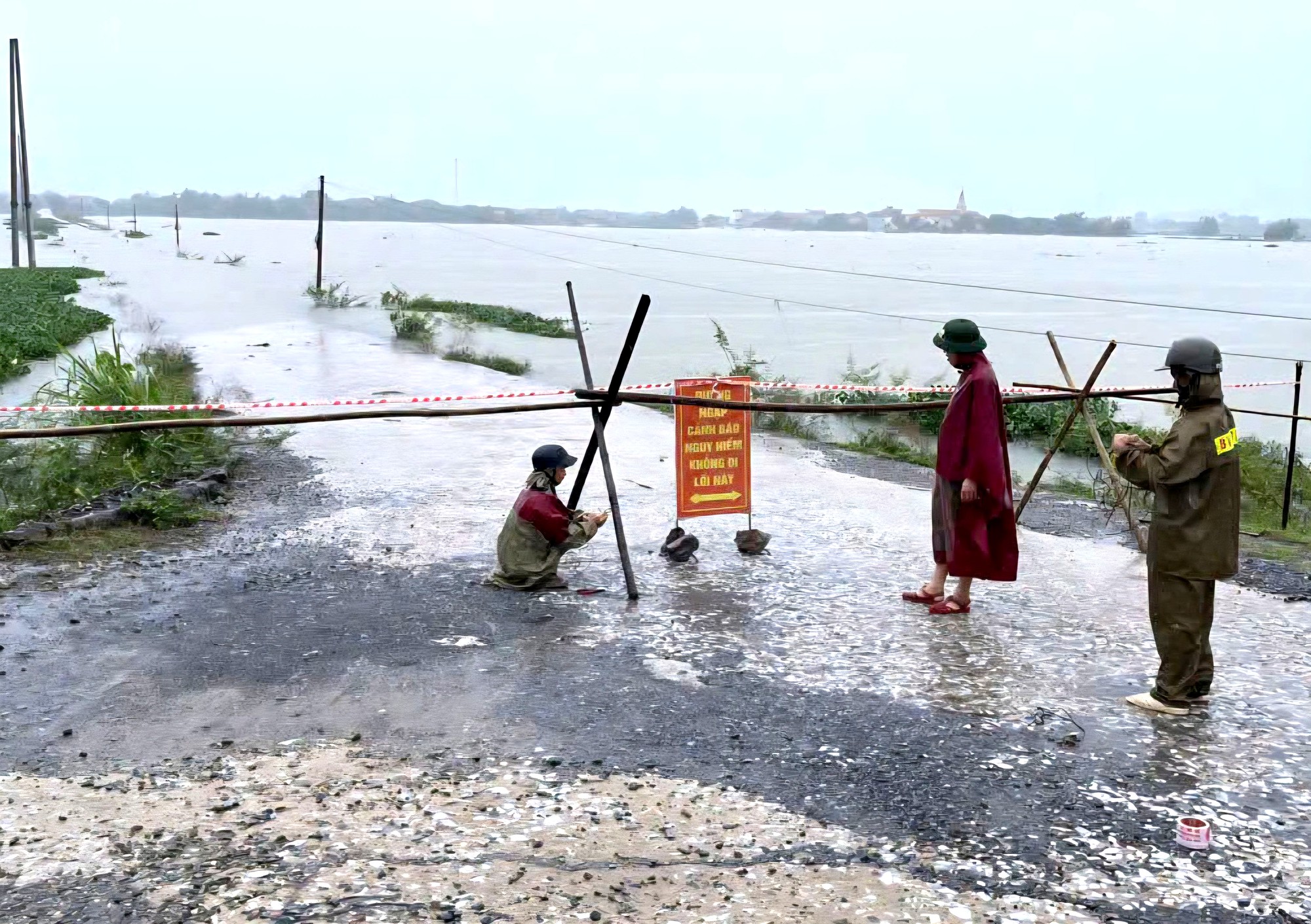 Ninh B&igrave;nh chủ động ứng ph&oacute; mưa lớn, bảo đảm an to&agrave;n giao th&ocirc;ng- Ảnh 1.