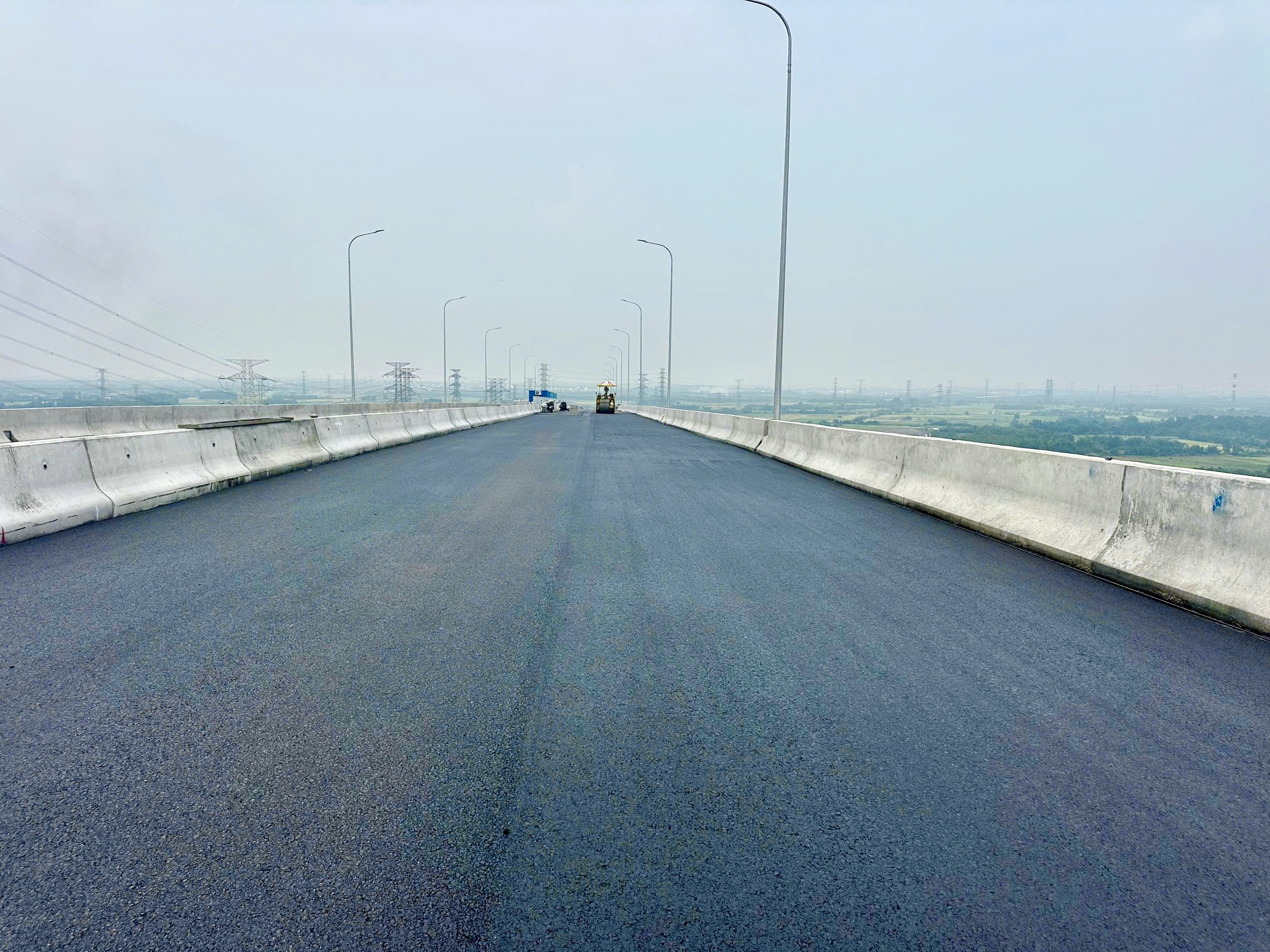Đang thảm nhựa cầu Phước Khánh nối Đồng Nai - TP.HCM- Ảnh 5.