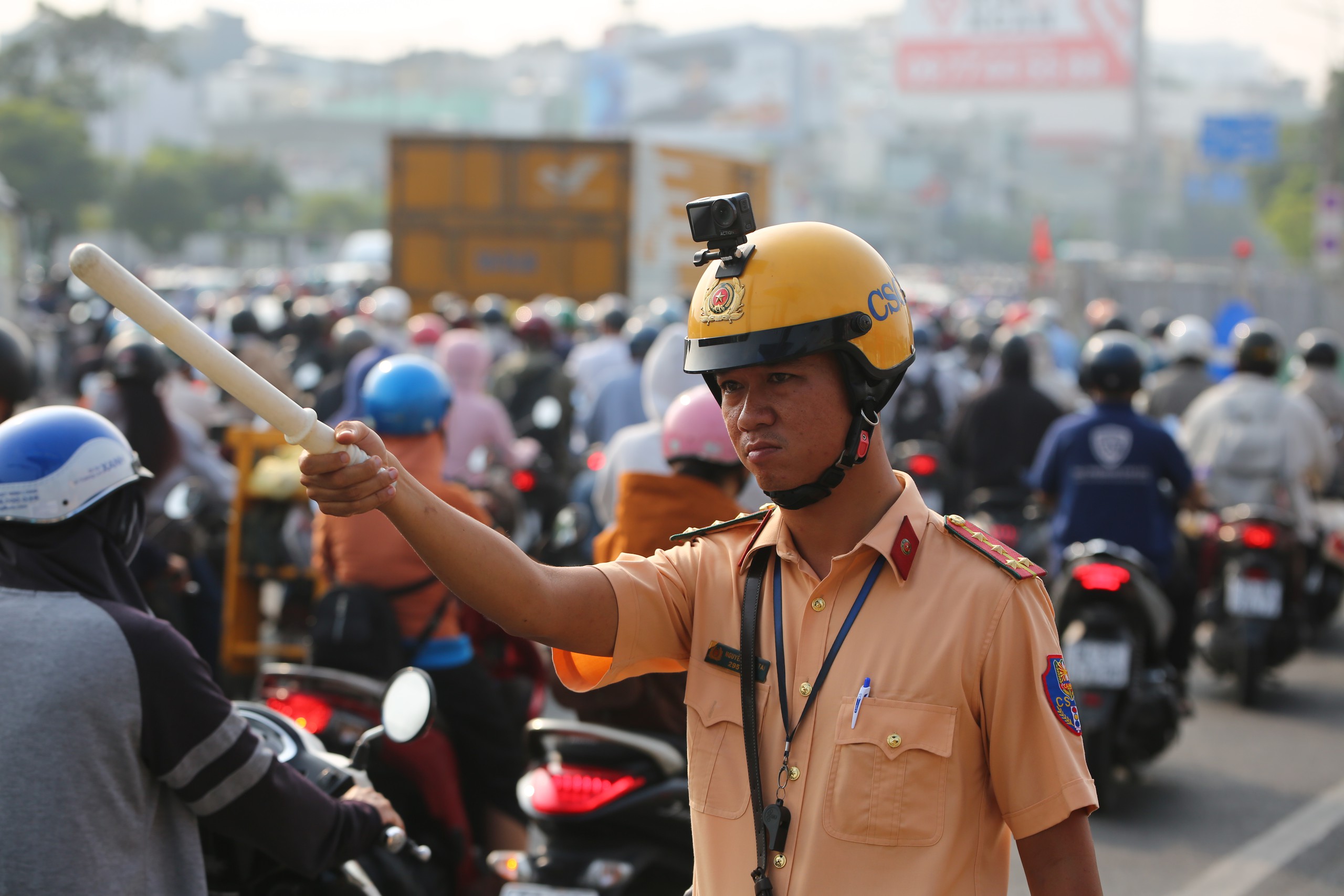 Cửa ng&otilde; TP.HCM &ugrave;n ứ v&igrave; c&ocirc;ng trường thi c&ocirc;ng ga ngầm metro- Ảnh 3.