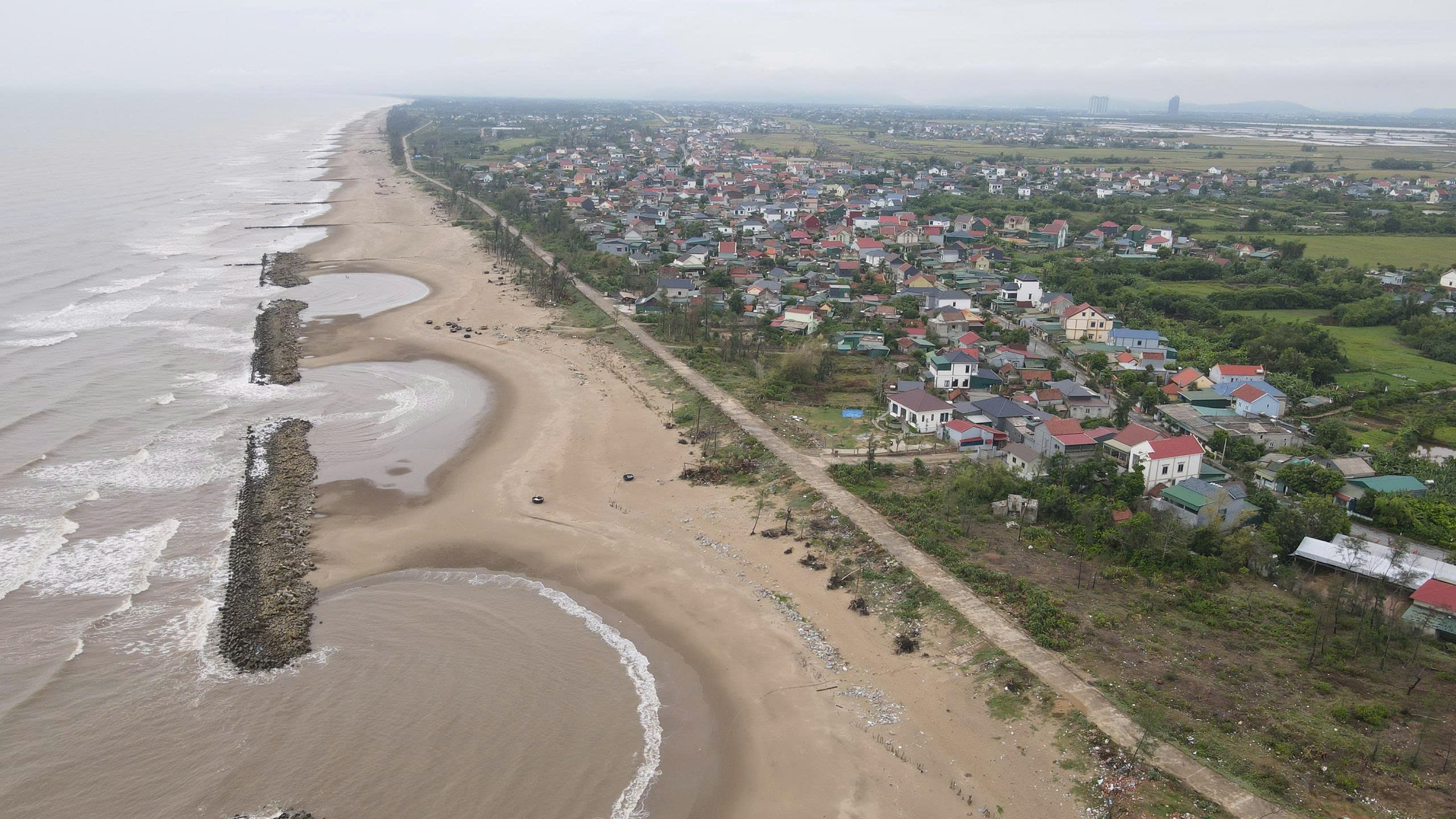 Tăng sức chống chịu cho đê biển Hà Tĩnh trước thiên tai cực đoan- Ảnh 3.