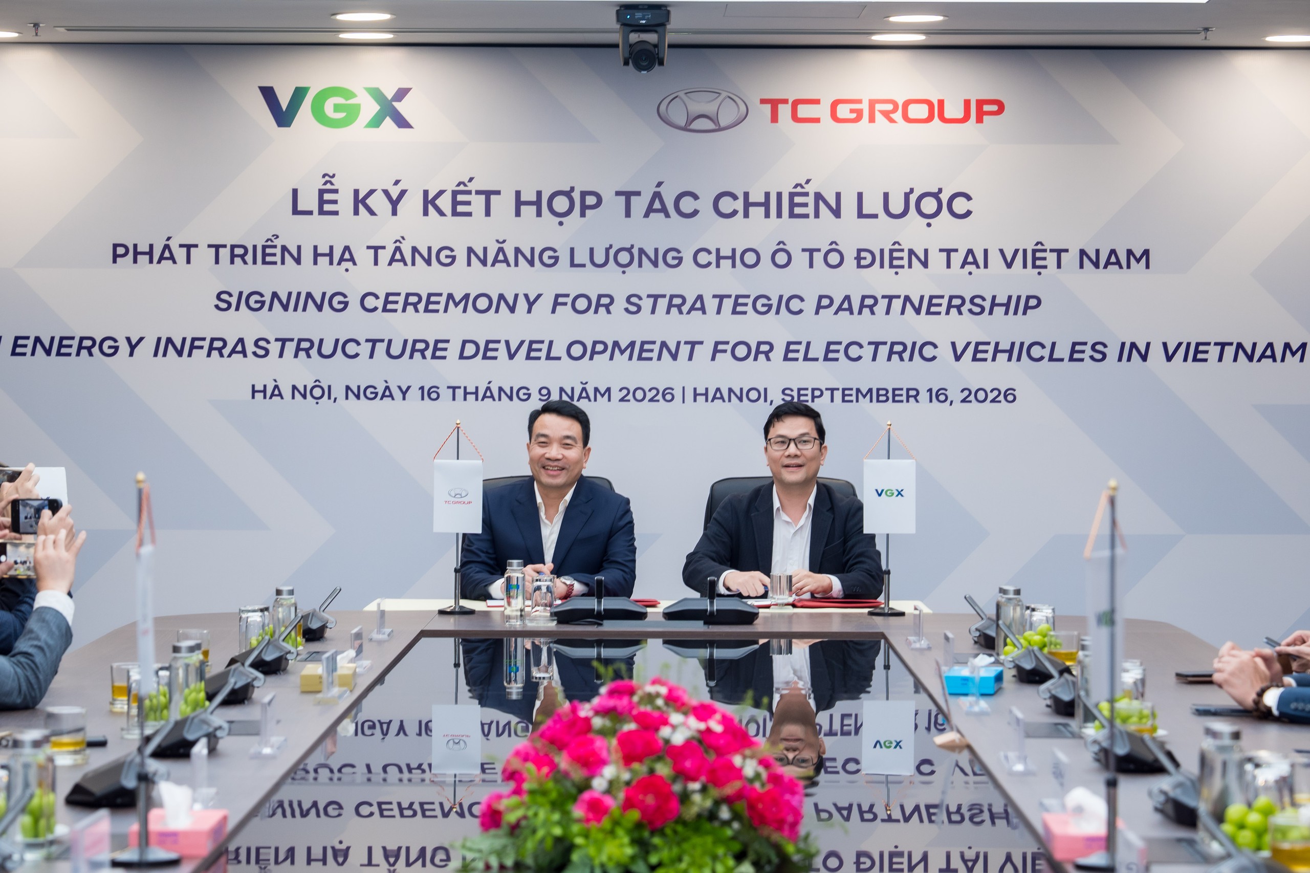 Thành Công bắt tay doanh nghiệp có Petrolimex phát triển trạm sạc - Ảnh 1.
