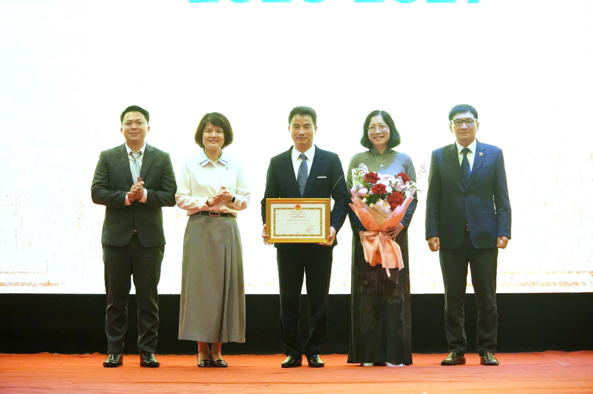Trường Đại học Kiến tr&uacute;c H&agrave; Nội đổi mới quản trị, đẩy mạnh hợp t&aacute;c quốc tế - Ảnh 2.