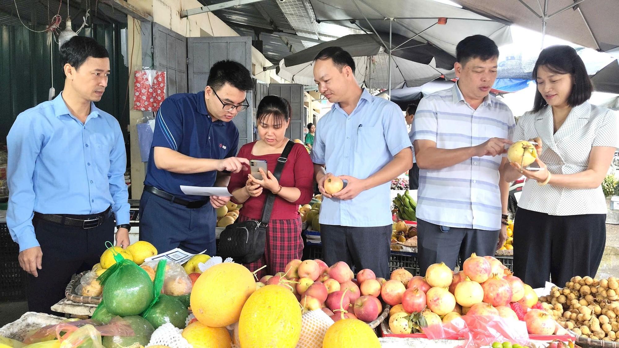 Từ hạ tầng giao th&ocirc;ng đến gian h&agrave;ng số: Mở rộng kh&ocirc;ng gian ph&aacute;t triển n&ocirc;ng th&ocirc;n- Ảnh 1.