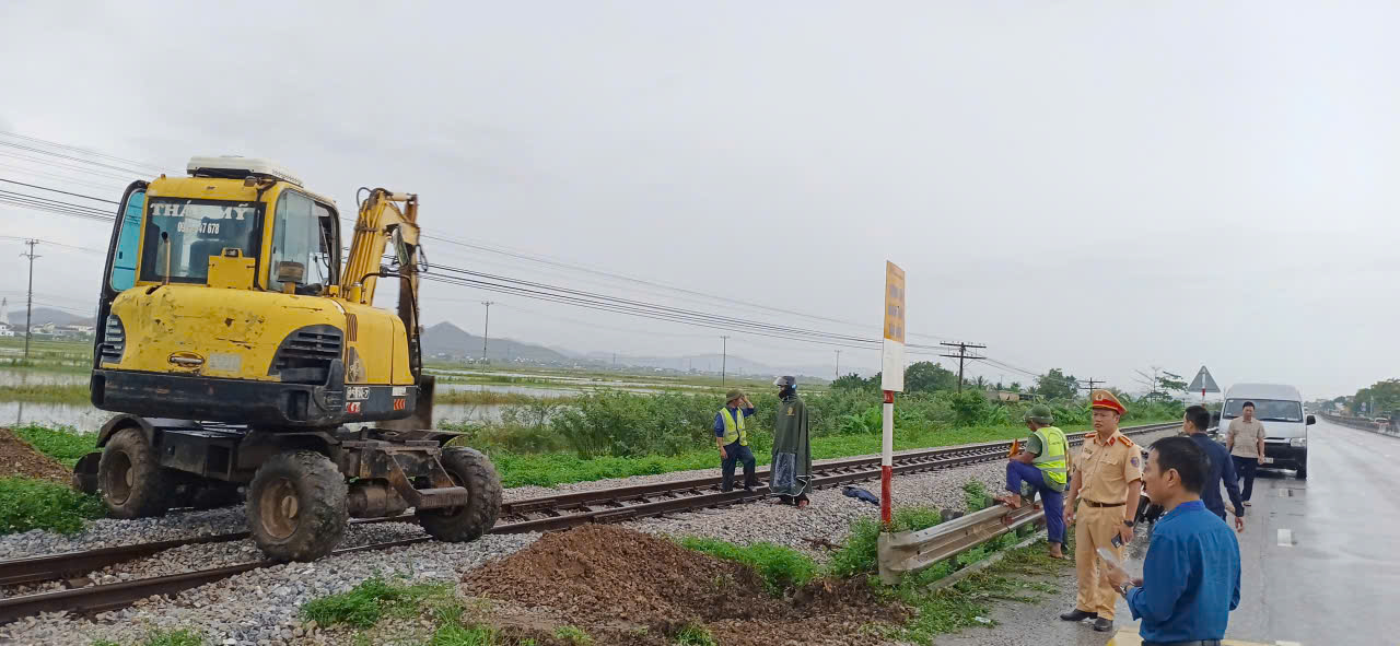 Nghệ An đ&oacute;ng, x&oacute;a 5 lối đi tự mở qua đường sắt- Ảnh 1.