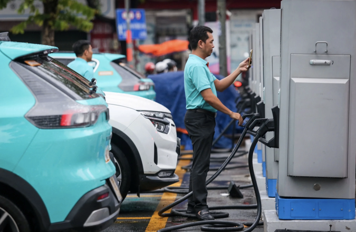 Chuyển đổi xe điện: Người d&acirc;n, doanh nghiệp đang được hưởng những ưu đ&atilde;i n&agrave;o? - Ảnh 3.